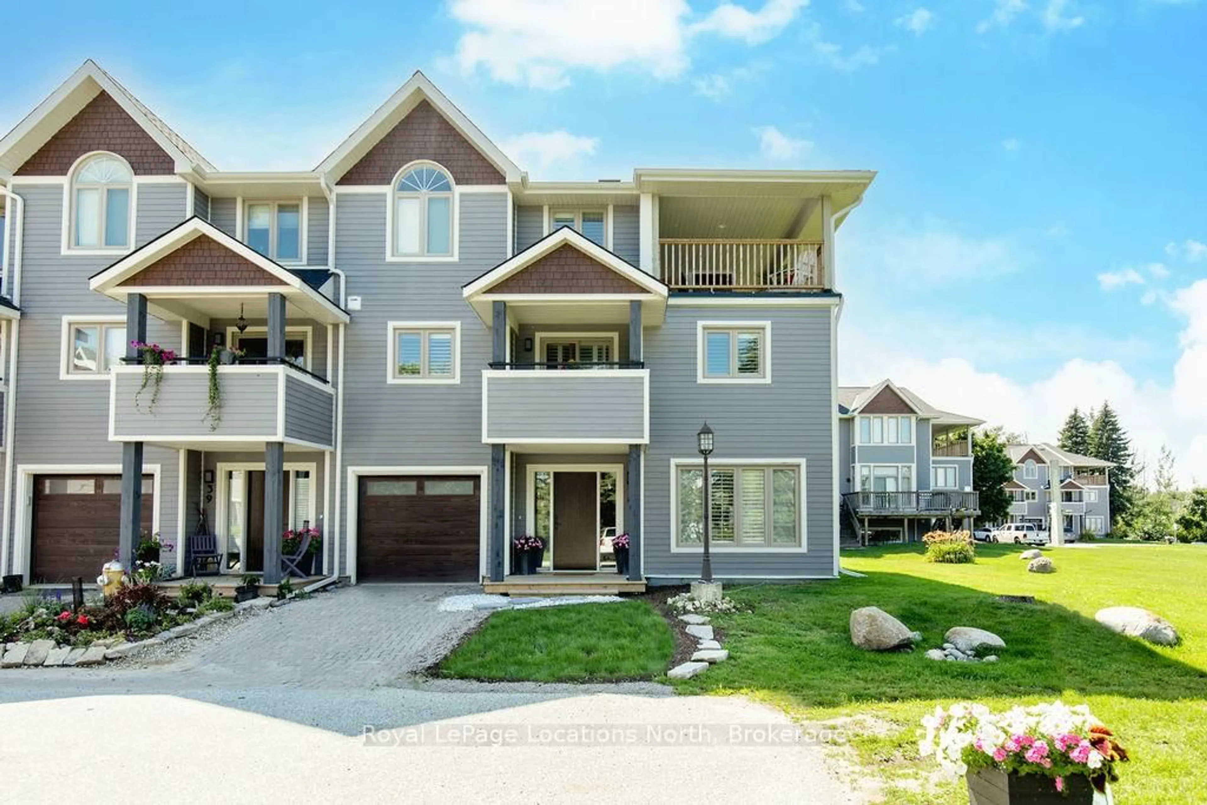Home with vinyl exterior material, unknown for 38 Lighthouse Lane, Collingwood Ontario L9Y 5C8