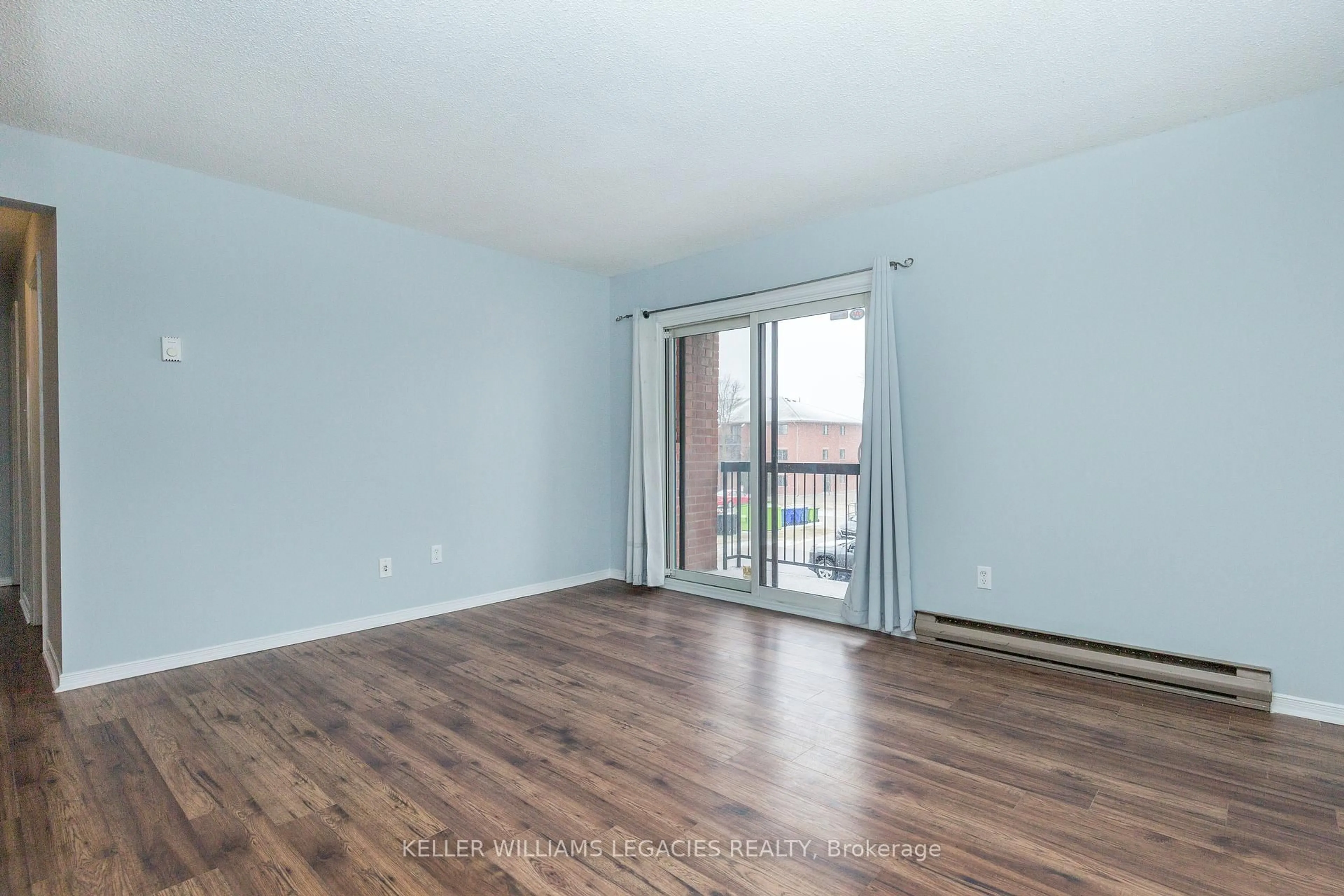 A pic of a room for 163 Edgehill Dr #D6, Barrie Ontario L4N 1L9