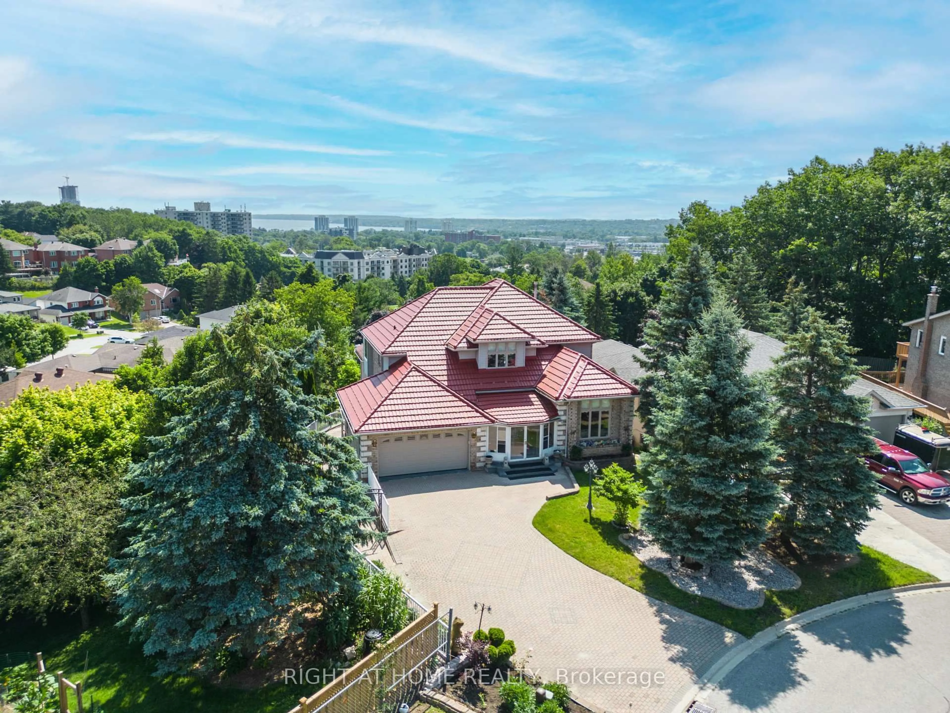 A pic from outside/outdoor area/front of a property/back of a property/a pic from drone, unknown for 11 Thackeray Cres, Barrie Ontario L4N 6J6