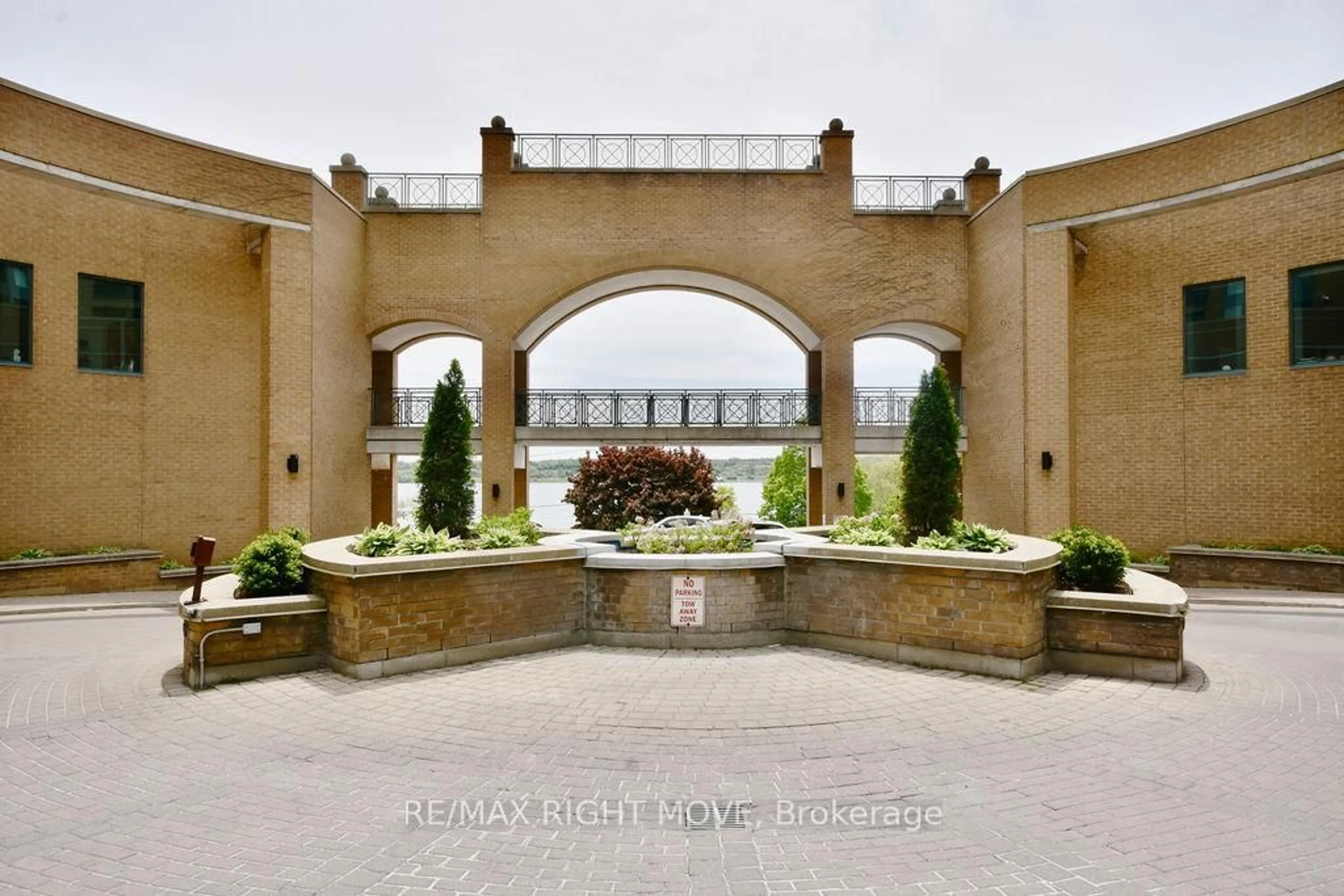 Unknown for 150 Dunlop St #1108, Barrie Ontario L4M 6H1