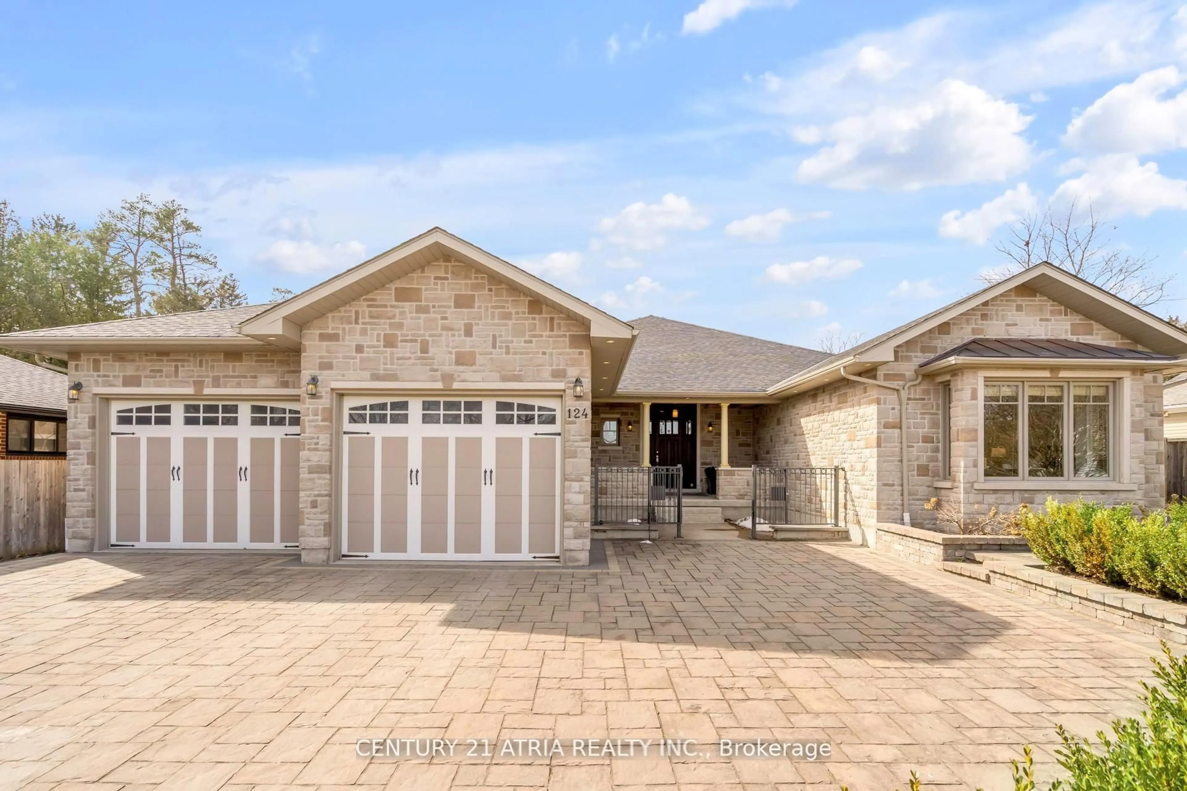 Home with brick exterior material, street for 124 Puget St, Barrie Ontario L4M 4N5