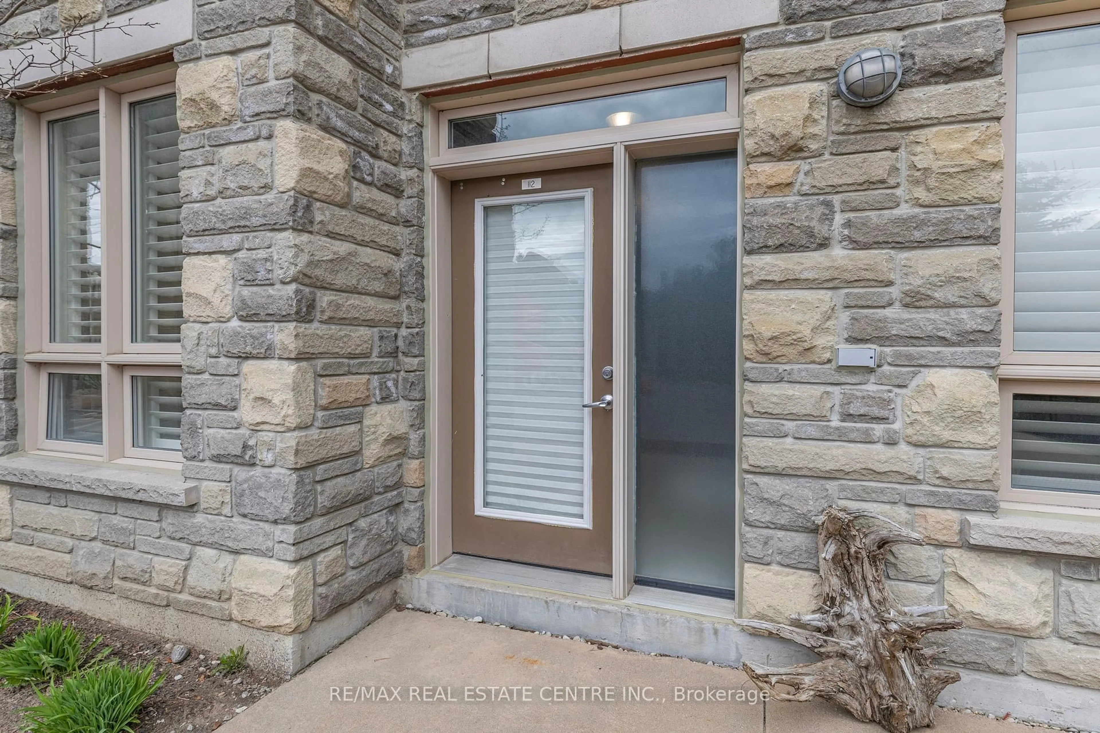 Indoor entryway for 764 River Rd #112, Wasaga Beach Ontario L9Z 2M7