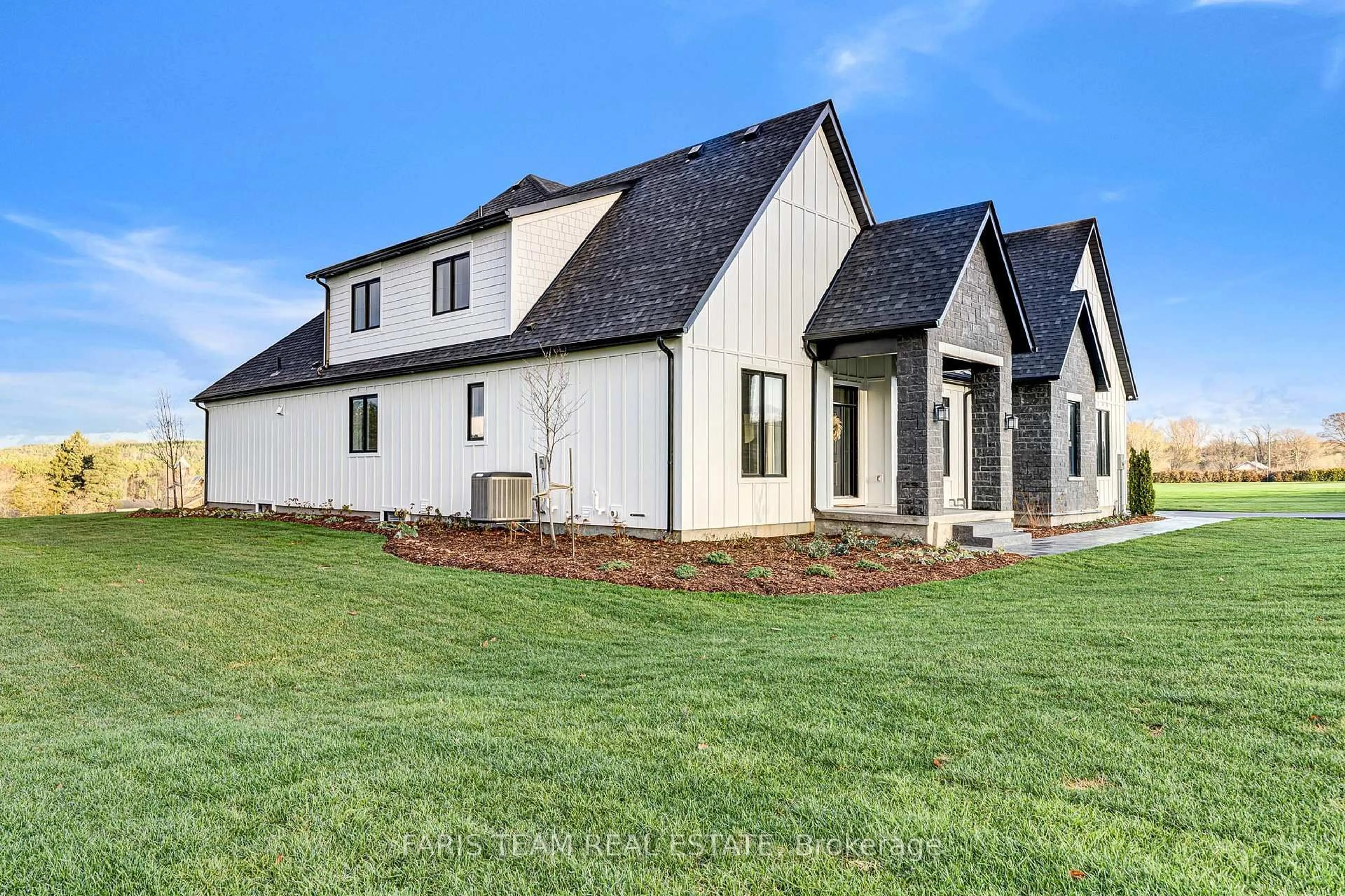 Home with vinyl exterior material, unknown for 96 Waverly Hts, Tay Ontario L0L 1P0