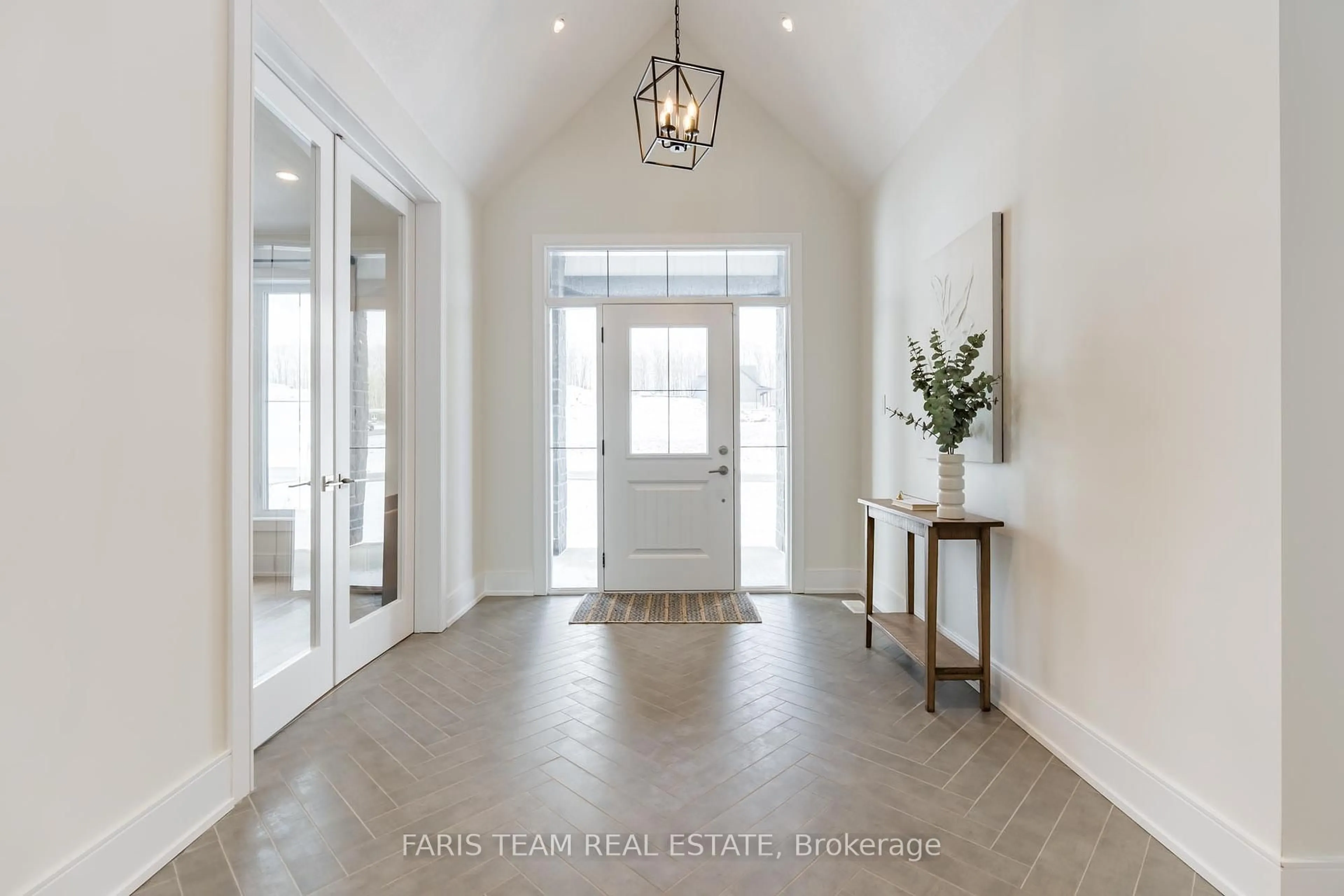 Indoor entryway for 96 Waverly Hts, Tay Ontario L0L 1P0