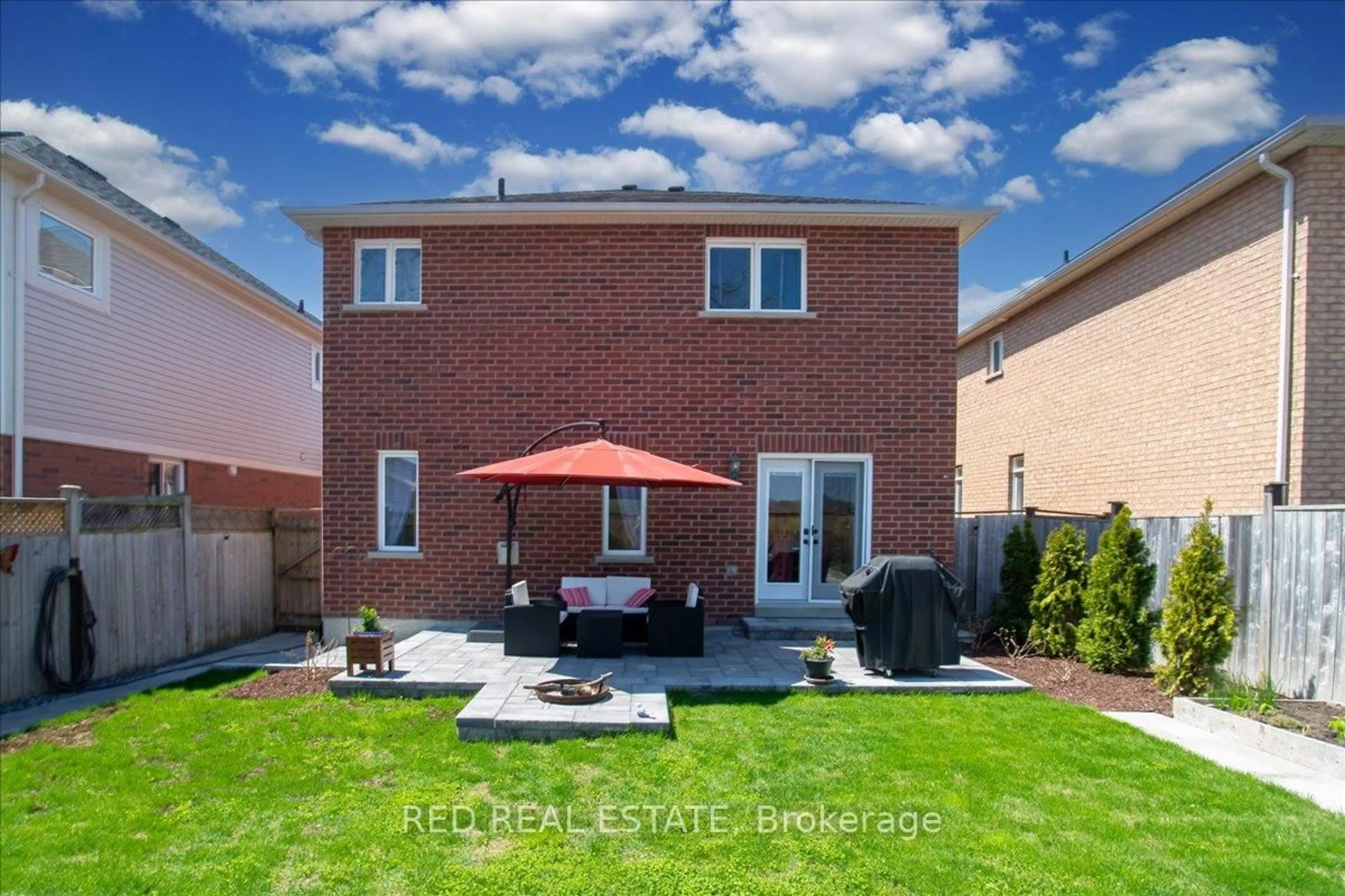 Patio, street for 117 Winchester Terr, Barrie Ontario L4M 0B3