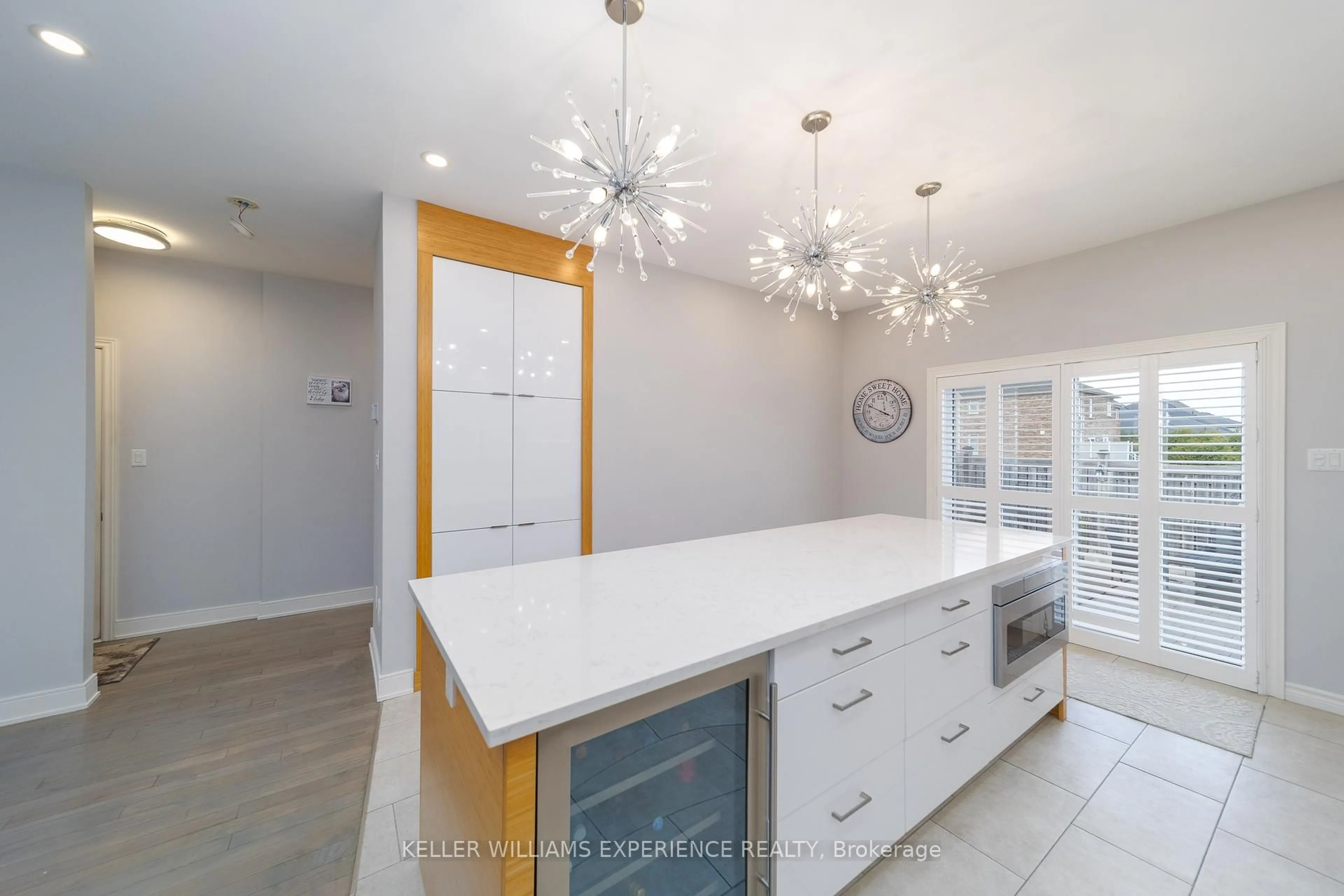 Open concept kitchen, ceramic/tile floor for 41 THRUSHWOOD Dr, Barrie Ontario L4N 0Z1