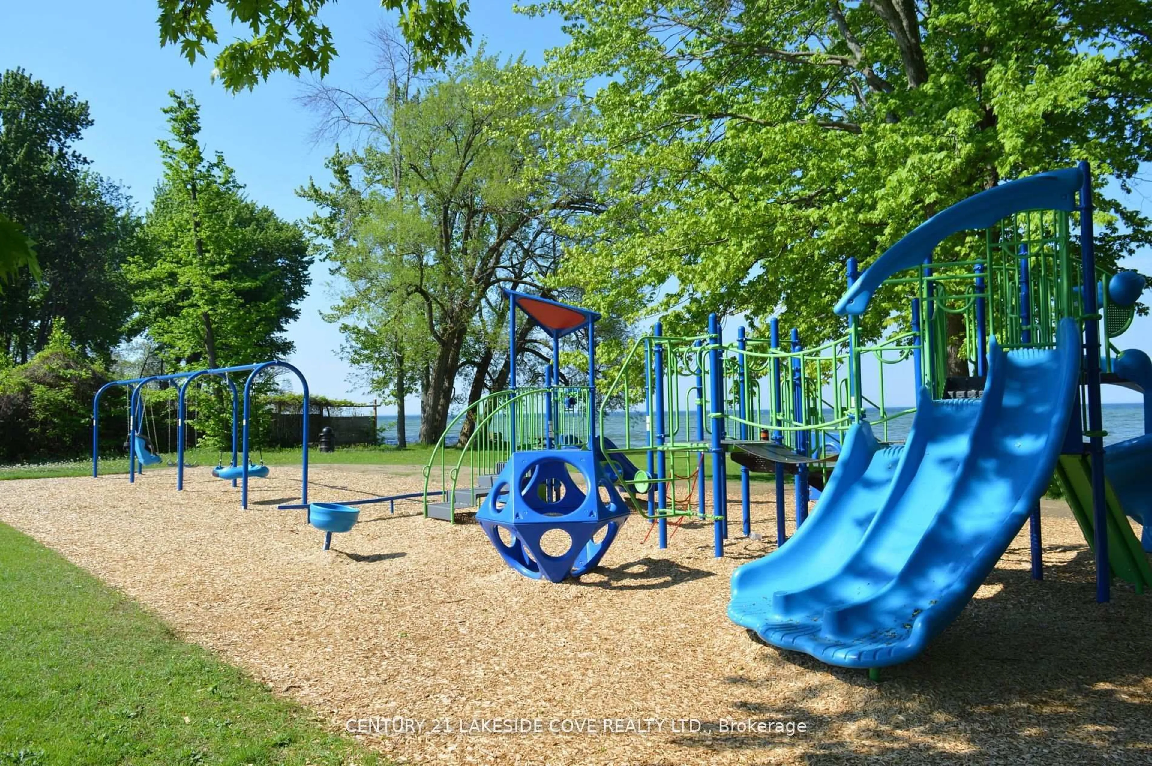 Patio, street for 4 Paradise Blvd #19, Ramara Ontario L0K 1B0