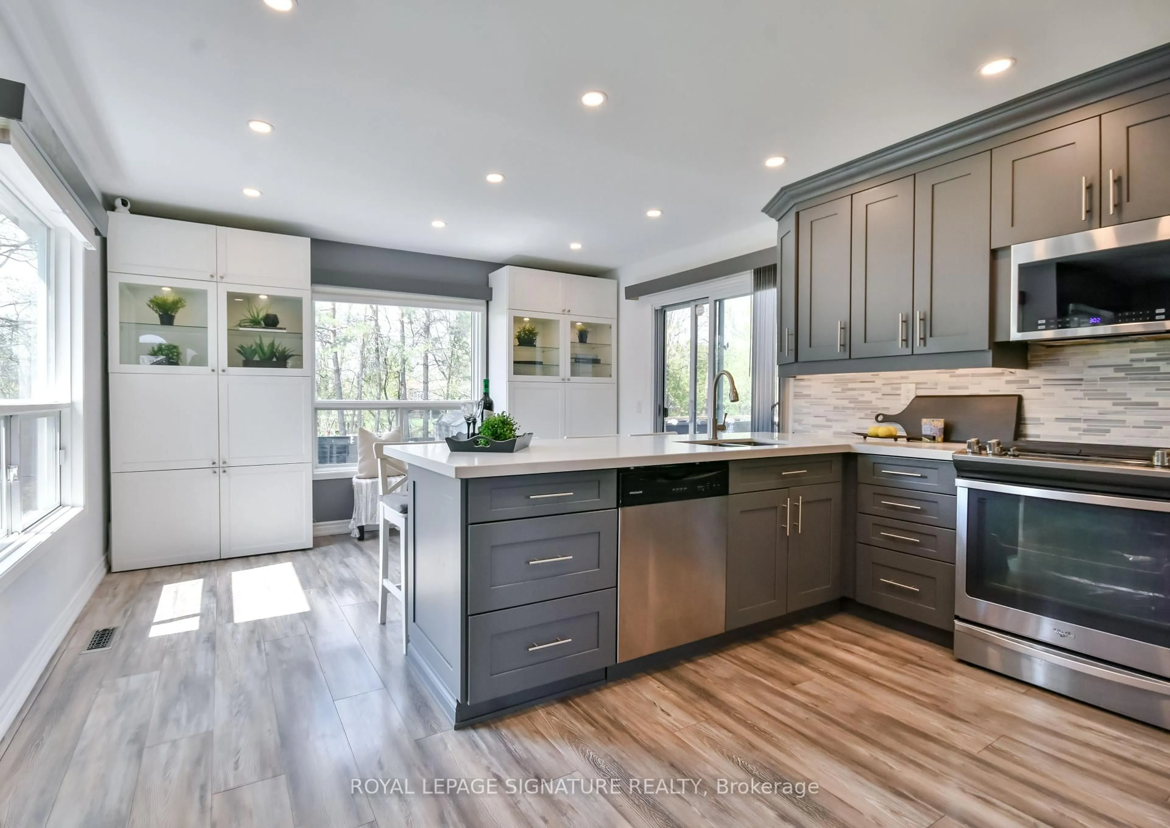 Contemporary kitchen, wood/laminate floor for 12 Frontier Ave, Orillia Ontario L3V 7S8