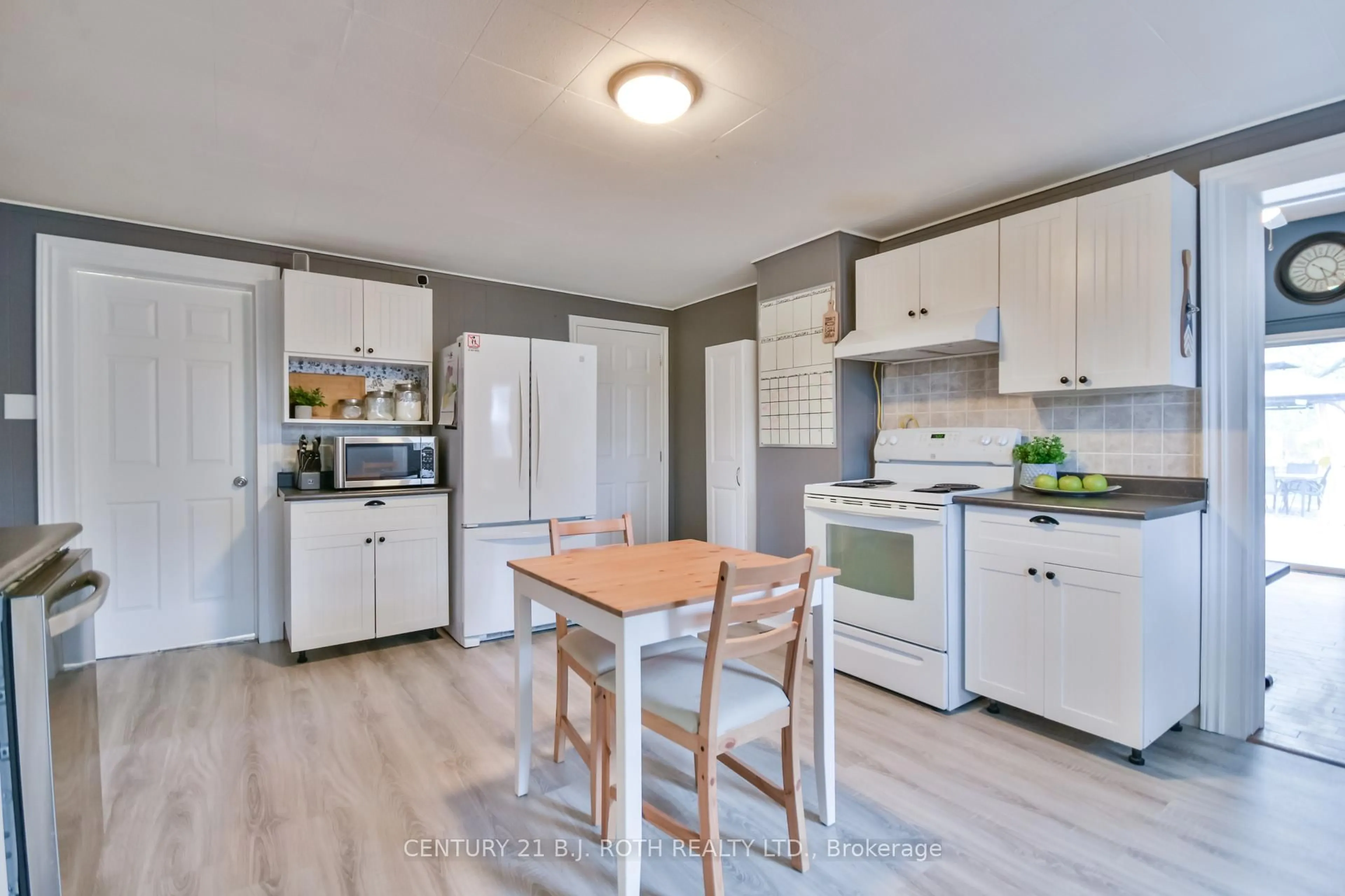 Unknown for 86 Henry St, Barrie Ontario L4N 1C8