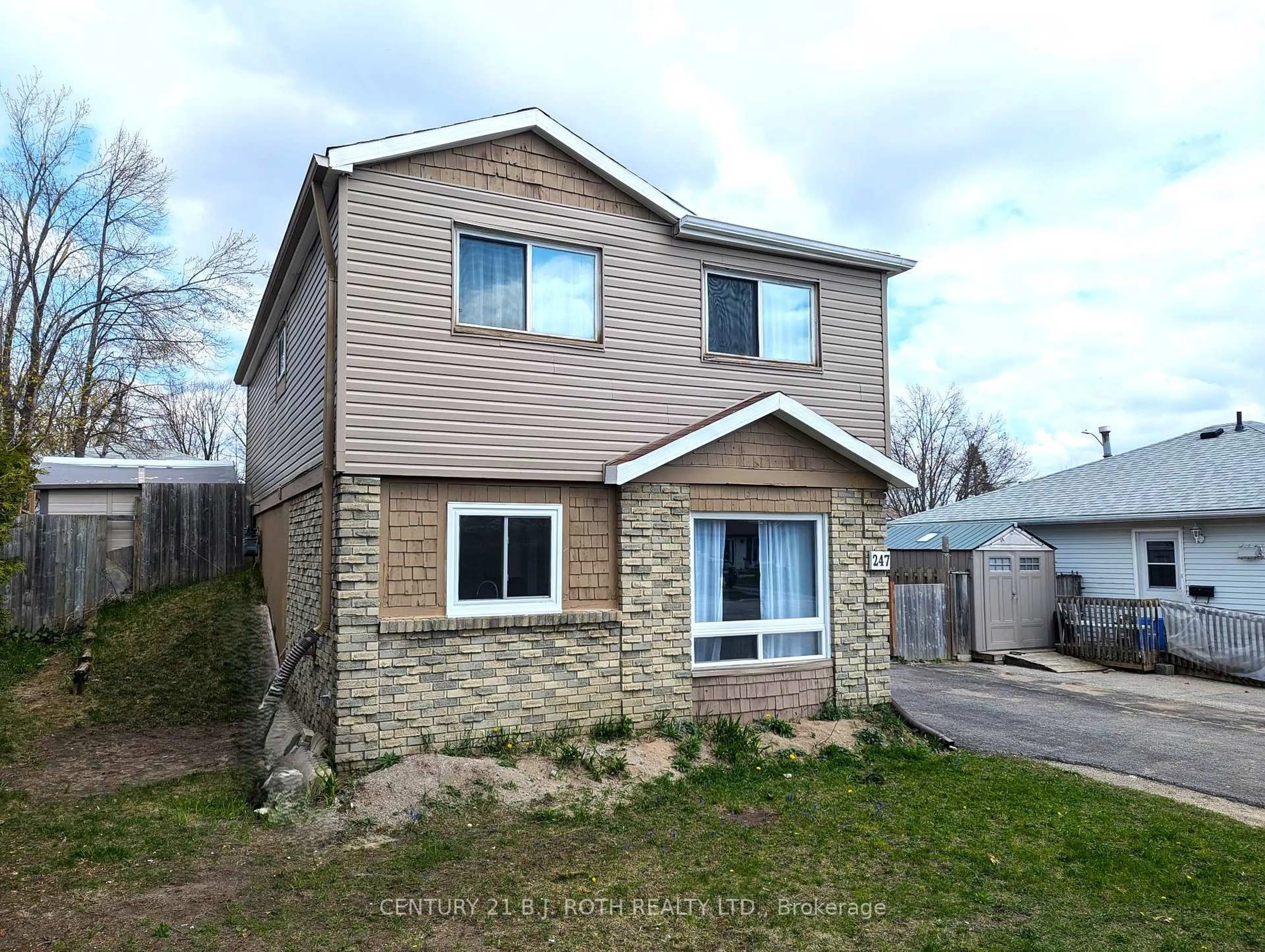 Home with brick exterior material, street for 247 Letitia St, Barrie Ontario L4N 4Y7