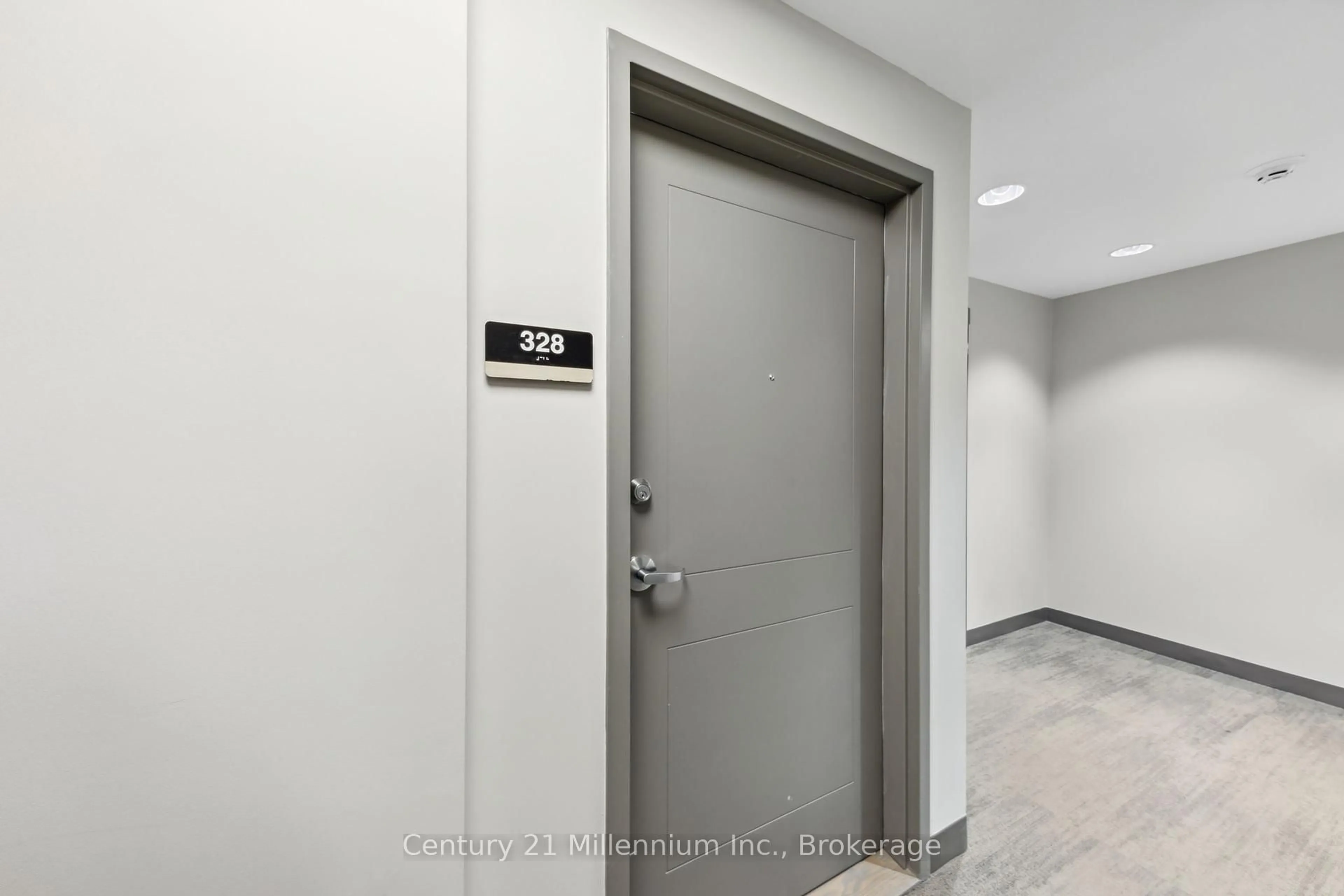 Indoor foyer for 4 Kimberly Lane #328, Collingwood Ontario L9Y 5T6