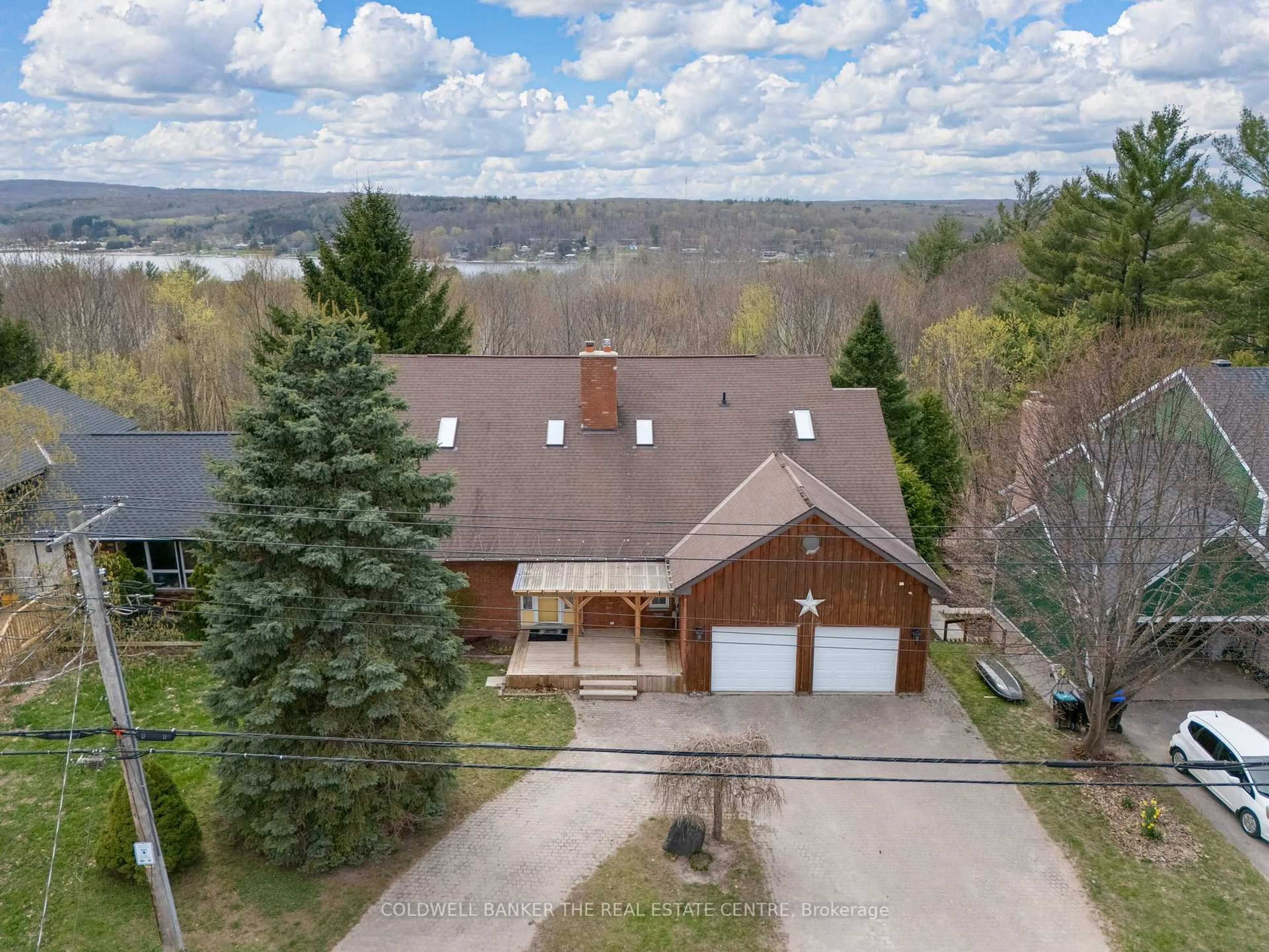 A pic from outside/outdoor area/front of a property/back of a property/a pic from drone, unknown for 232 Church St, Penetanguishene Ontario L9M 1G6