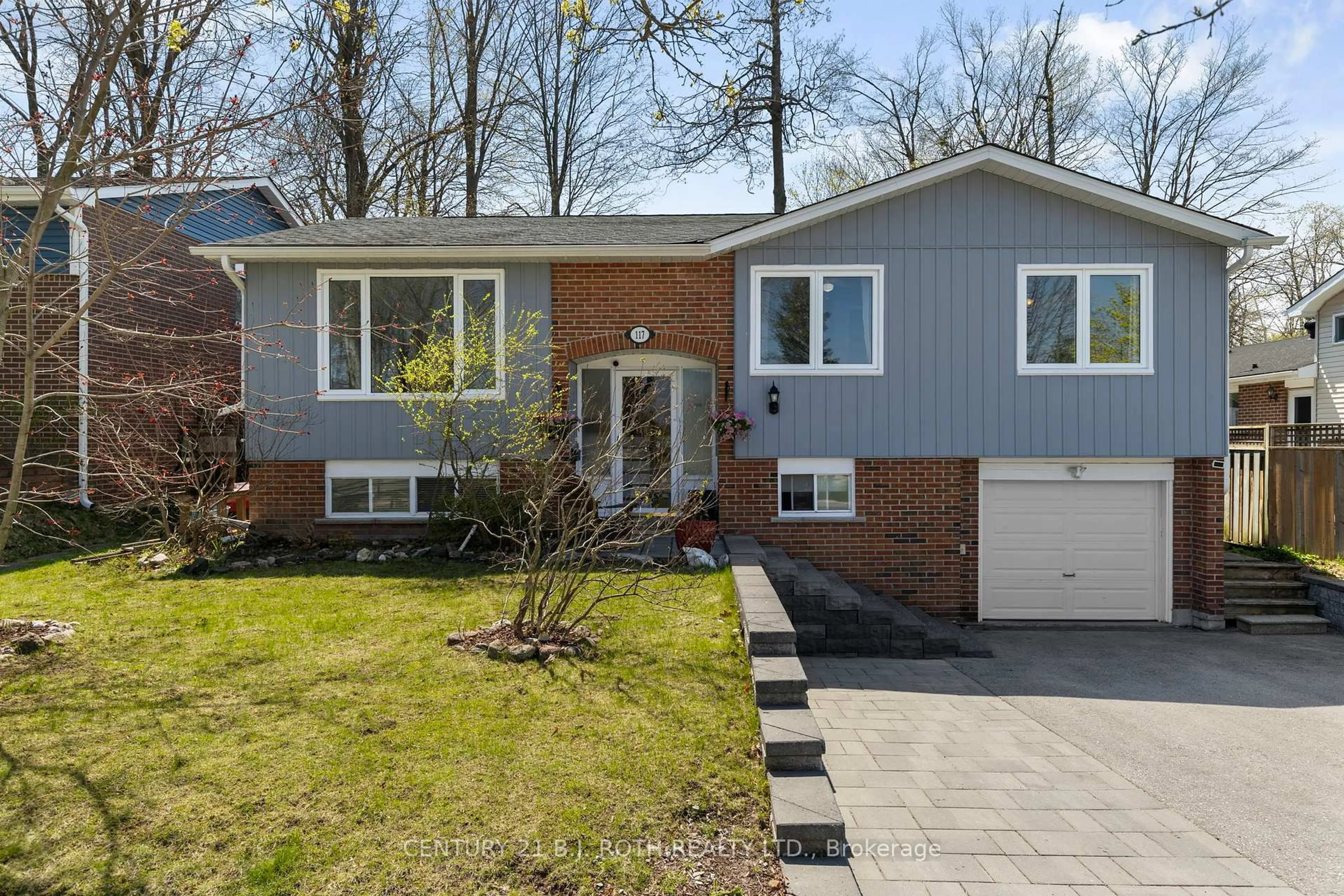 Home with brick exterior material, street for 117 SPRINGDALE Dr, Barrie Ontario L4M 4Y1