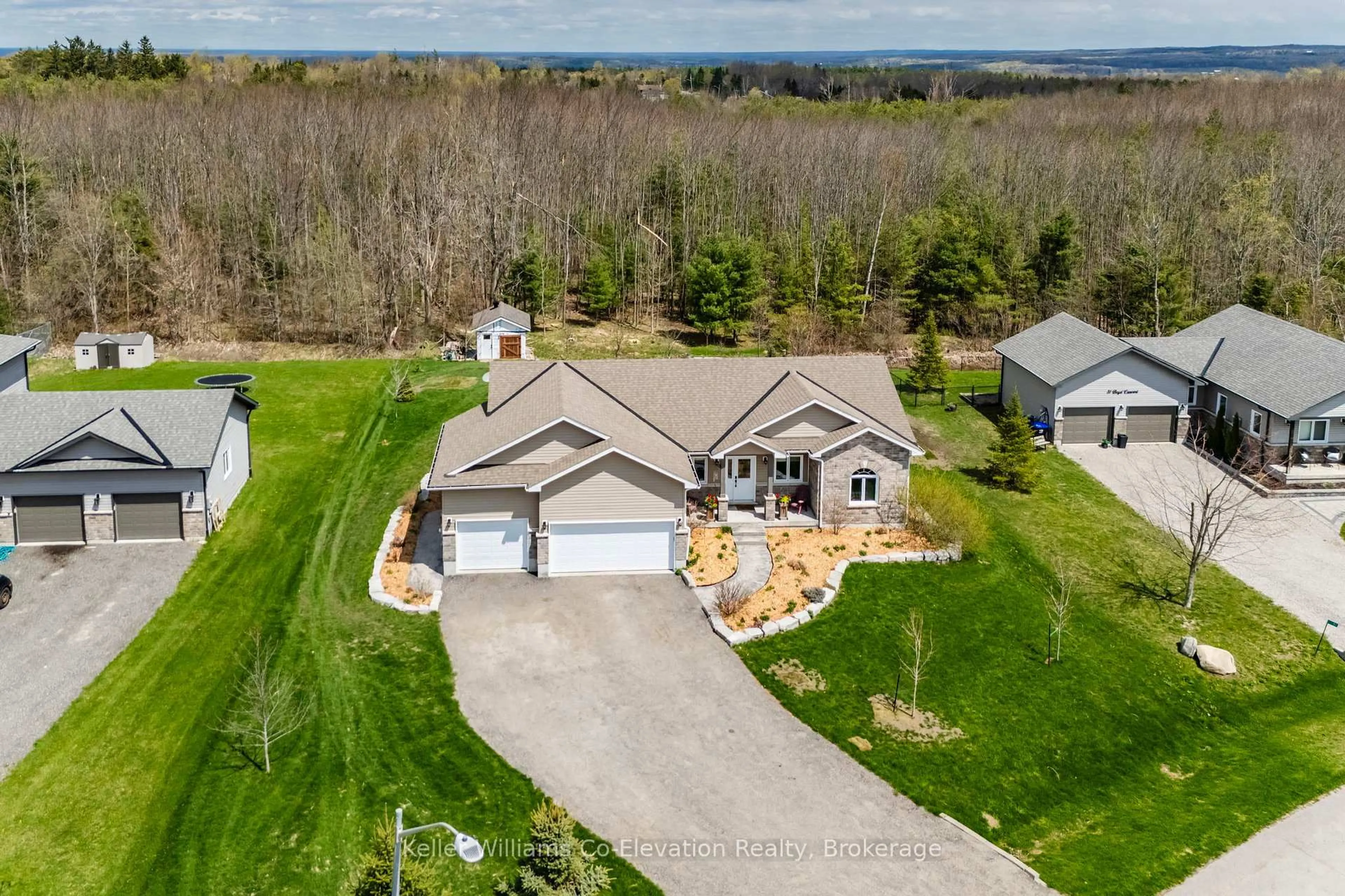 A pic from outside/outdoor area/front of a property/back of a property/a pic from drone, unknown for 53 Boyd Cres, Oro-Medonte Ontario L0K 1N0