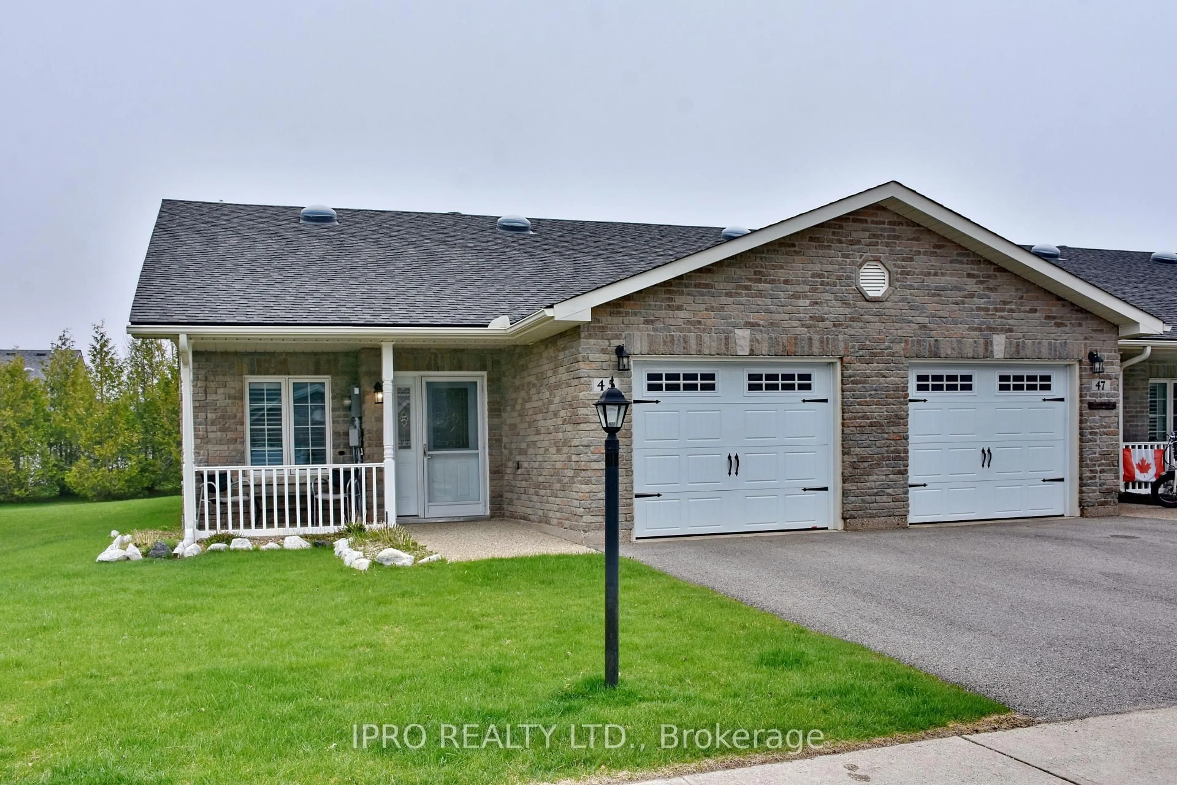 Home with brick exterior material, street for 45 Clover Cres, Wasaga Beach Ontario L9Z 0G4