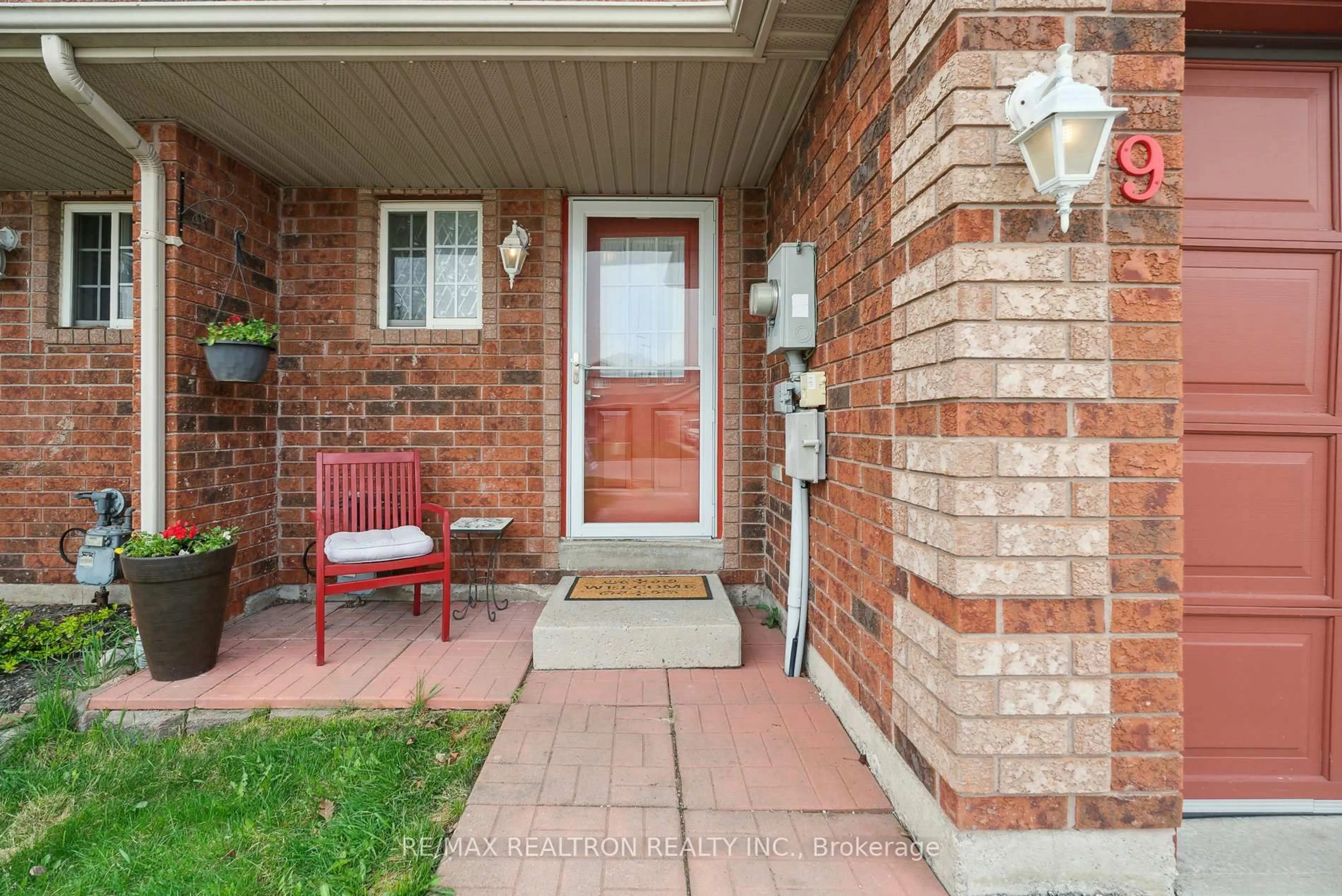 Unknown for 9 Epsom Rd, Barrie Ontario L4M 6R7