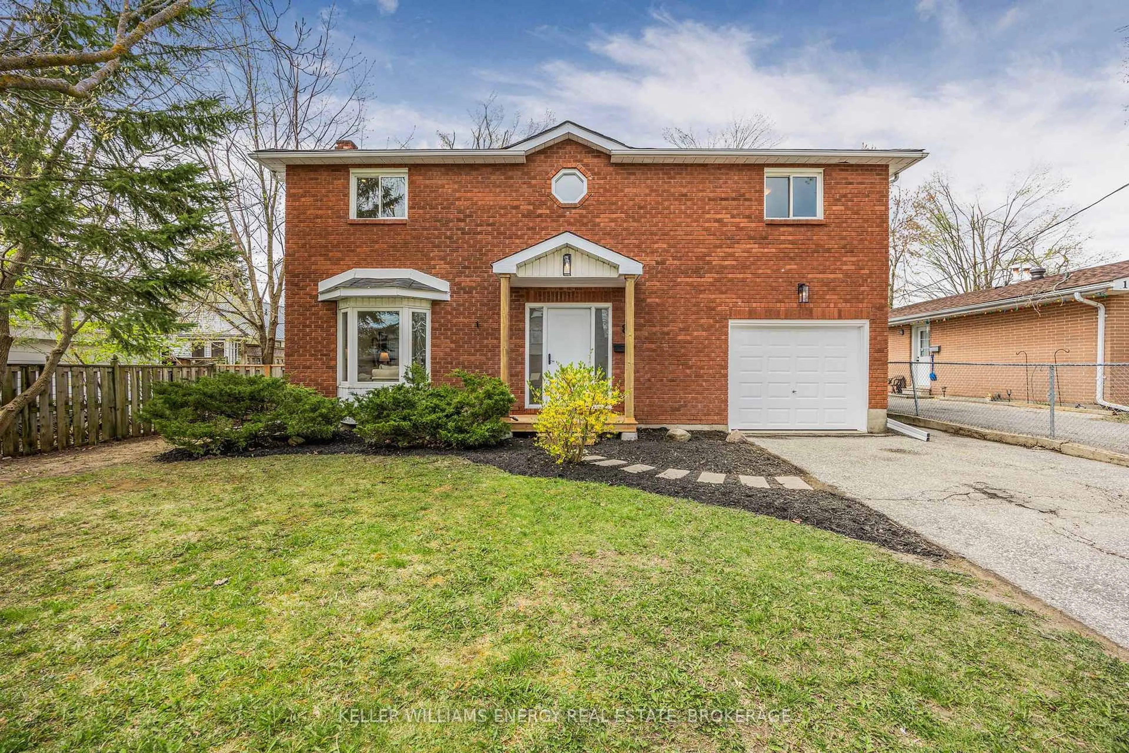 Home with brick exterior material, street for 8 Heath St, Barrie Ontario L4M 3J9
