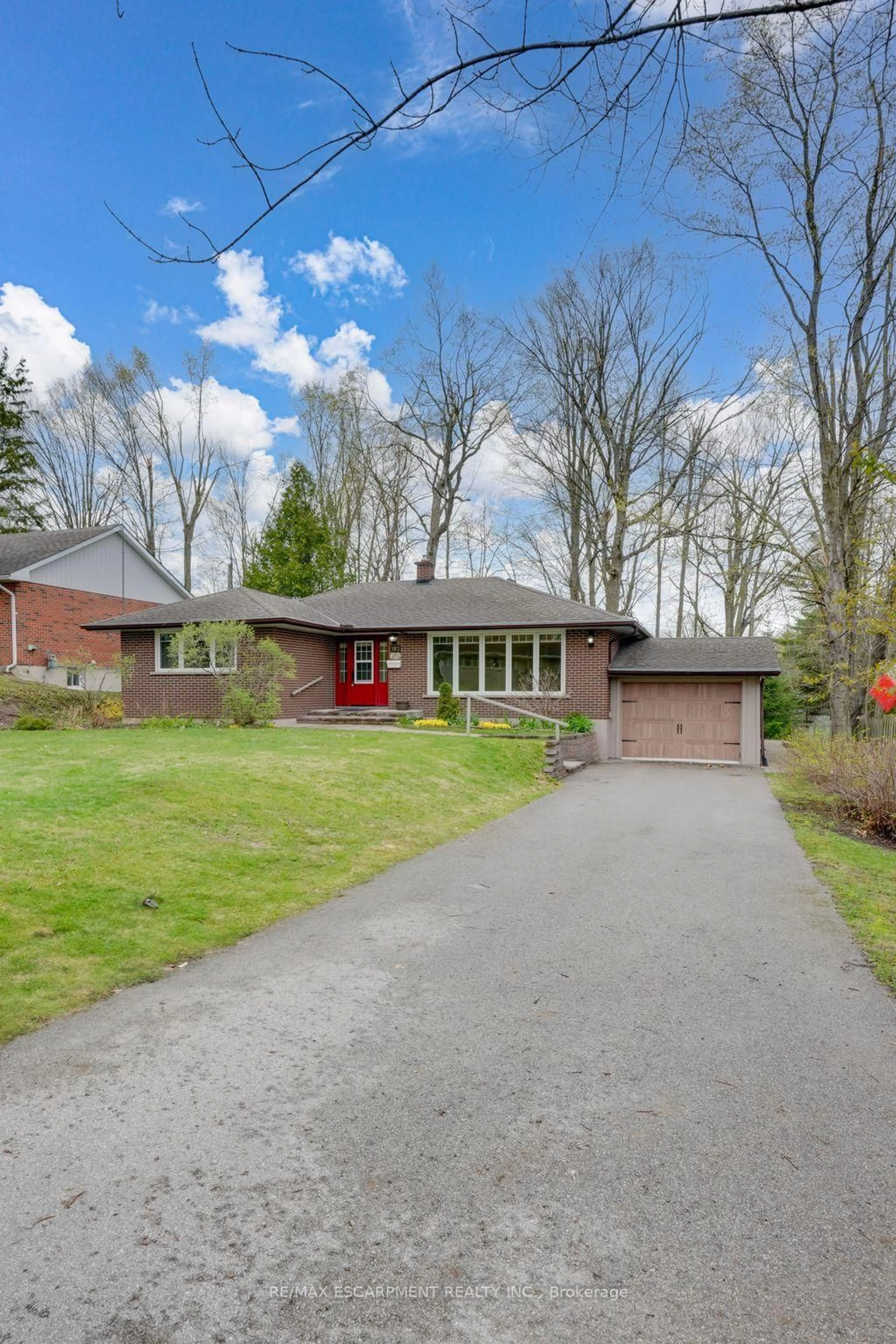 Home with brick exterior material, street for 182 LAWRENCE Ave, Orillia Ontario L3V 5M1
