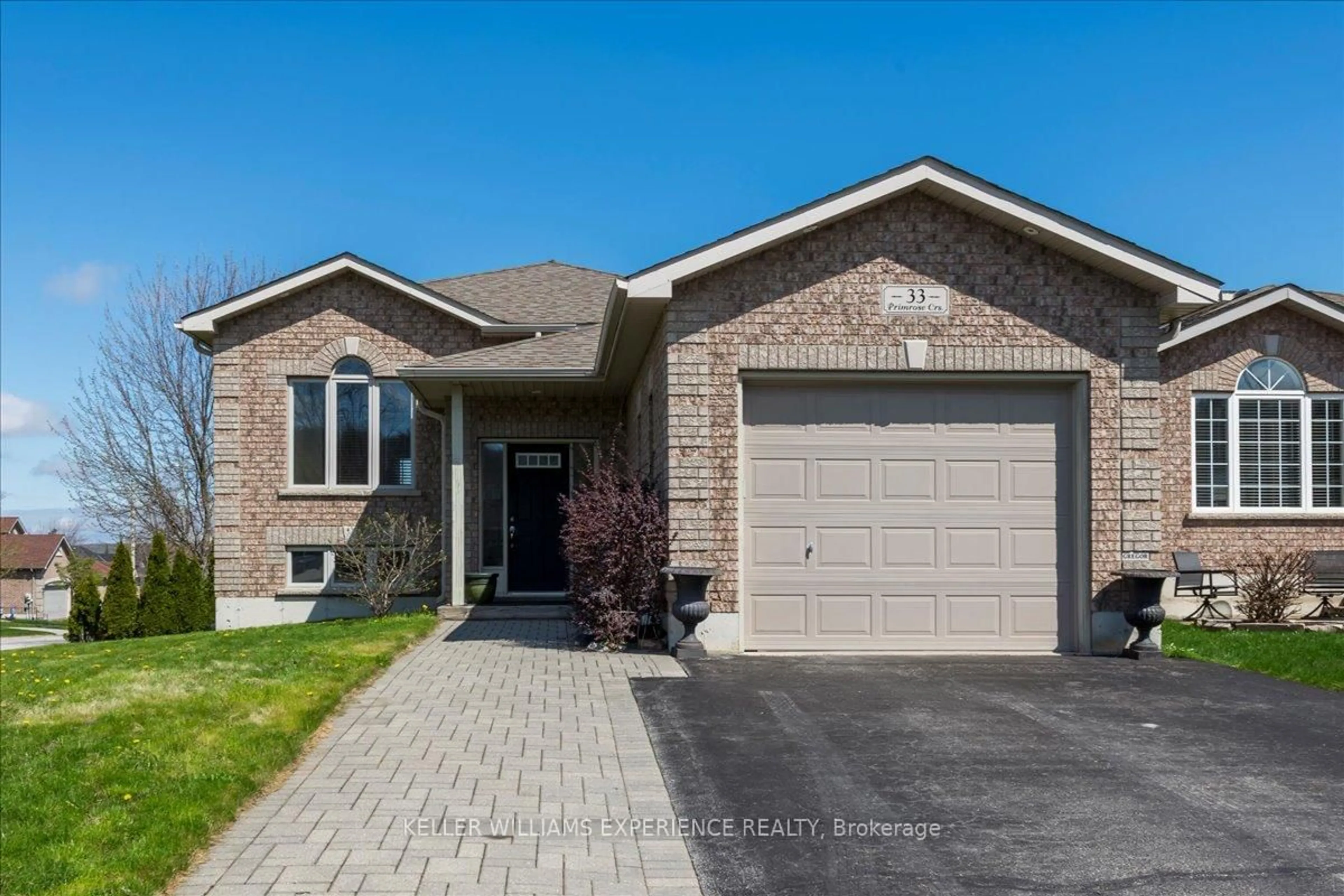 Home with brick exterior material, street for 33 Primrose Cres, Barrie Ontario L4N 3Y9