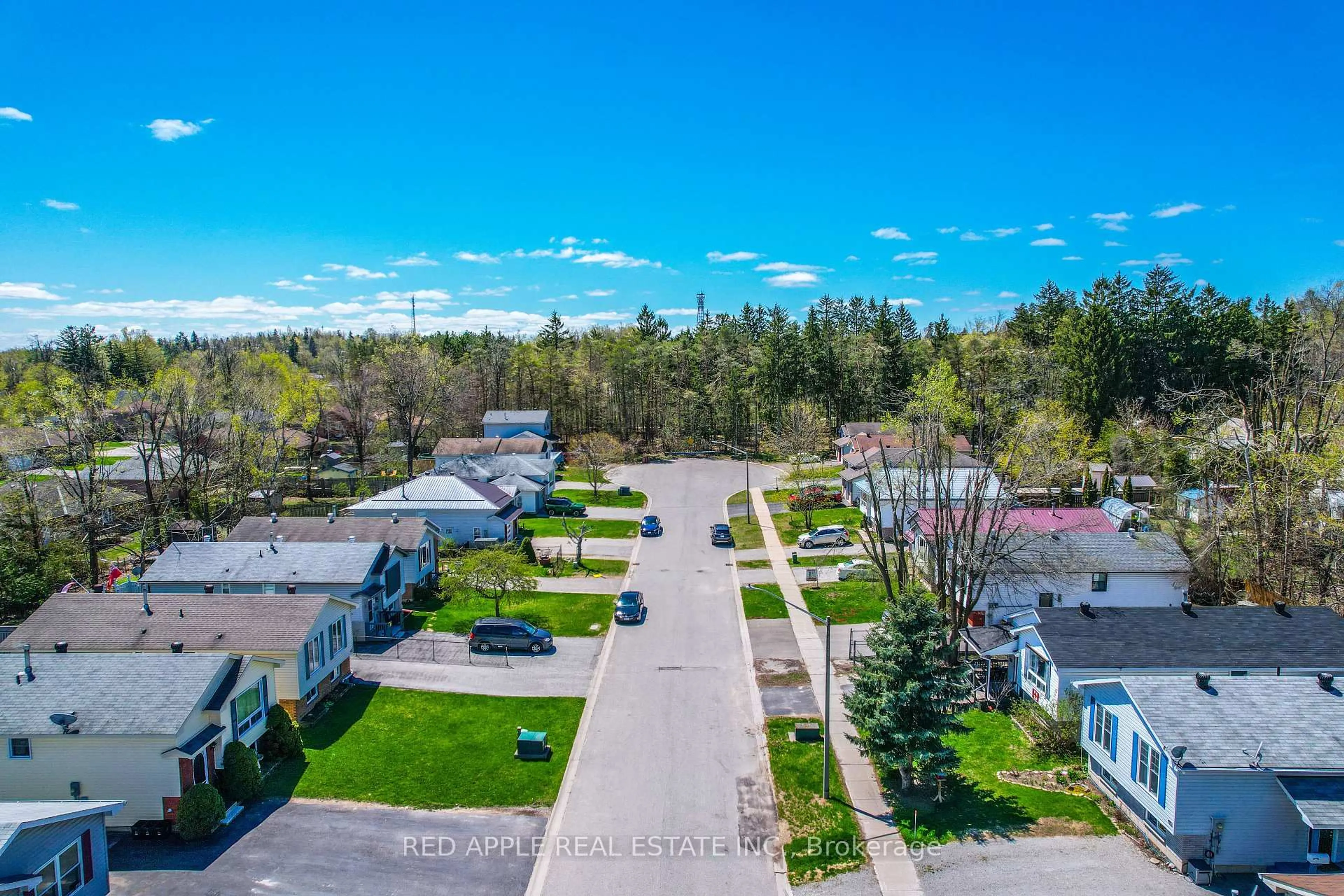 A pic from outside/outdoor area/front of a property/back of a property/a pic from drone, street for 48 Louise Lane, Orillia Ontario L3V 7W1