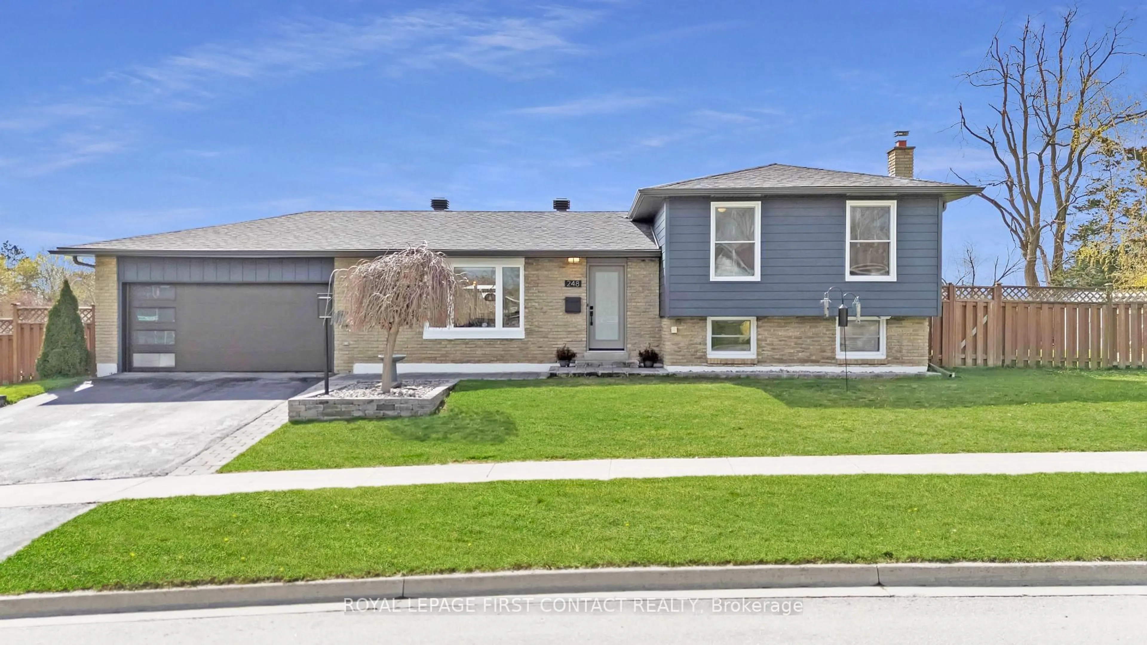 Home with vinyl exterior material, street for 248 Cedar Cres, Barrie Ontario L4N 4A7