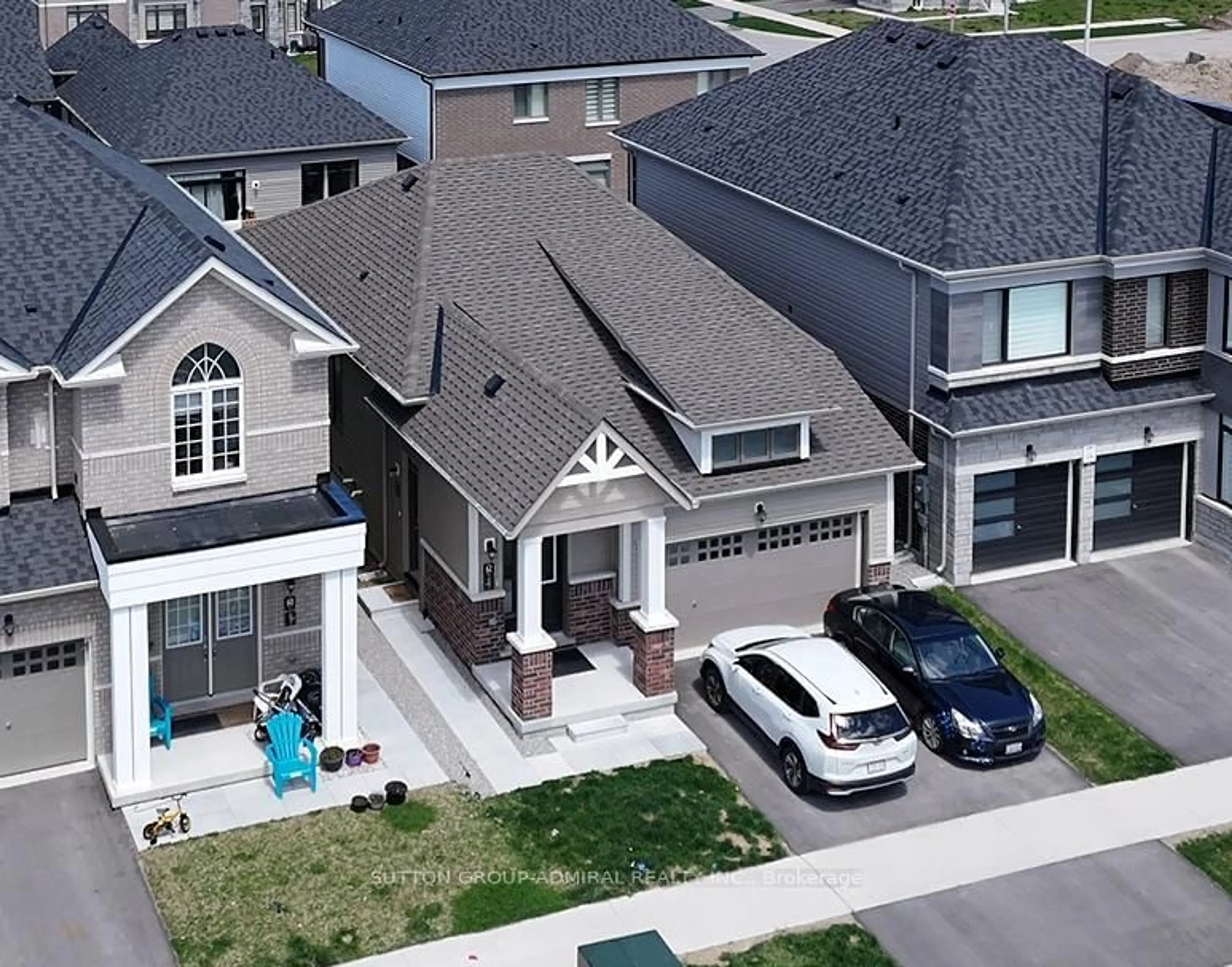 A pic from outside/outdoor area/front of a property/back of a property/a pic from drone, street for 62 Bannister Rd, Barrie Ontario L9J 0L7