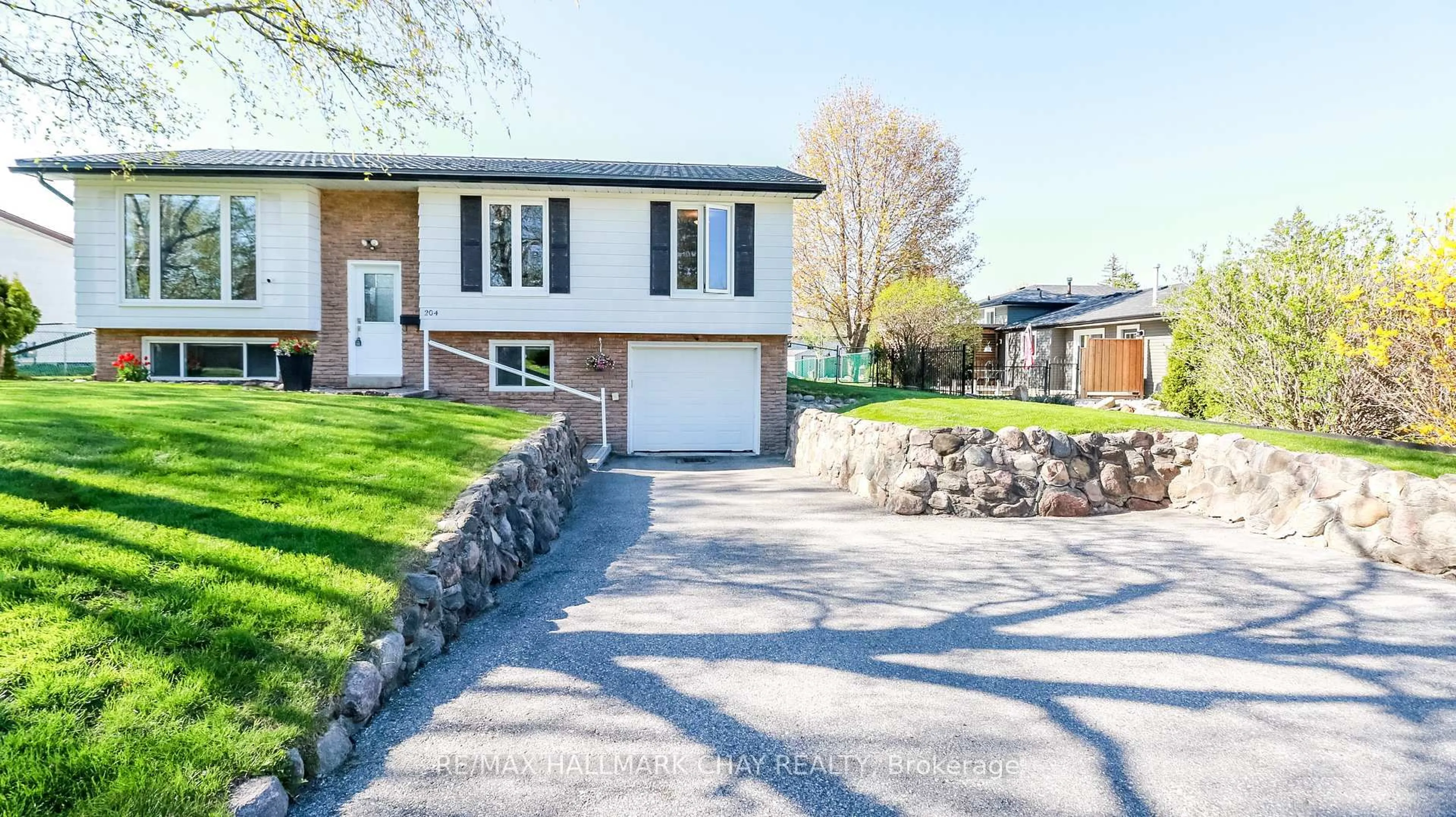 Unknown for 204 Cherry Crt, Barrie Ontario L4N 4A4