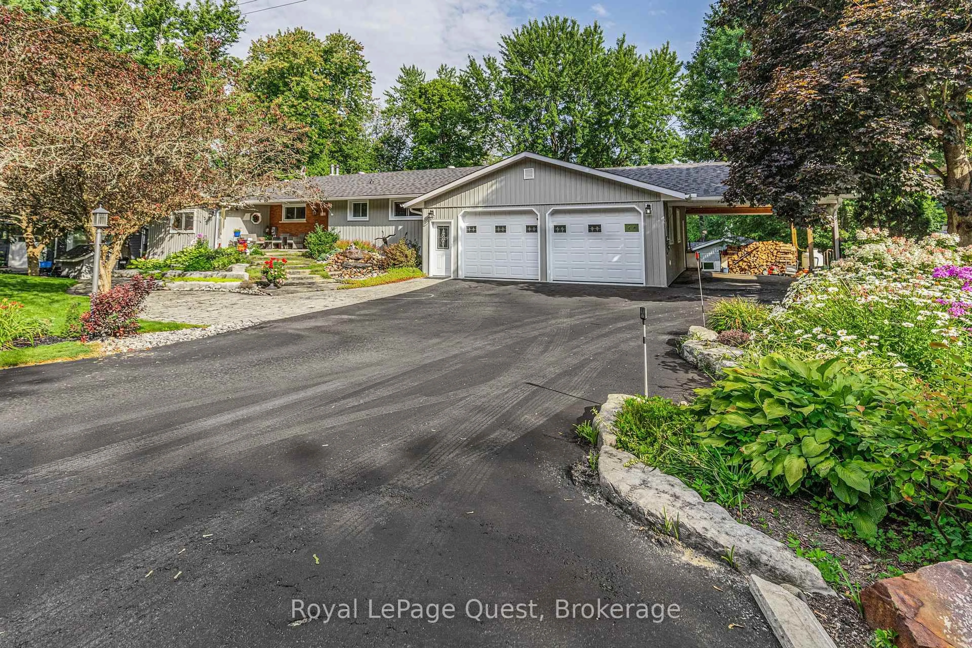 A pic from outside/outdoor area/front of a property/back of a property/a pic from drone, street for 2505 Norton Rd, Severn Ontario L0K 2B0