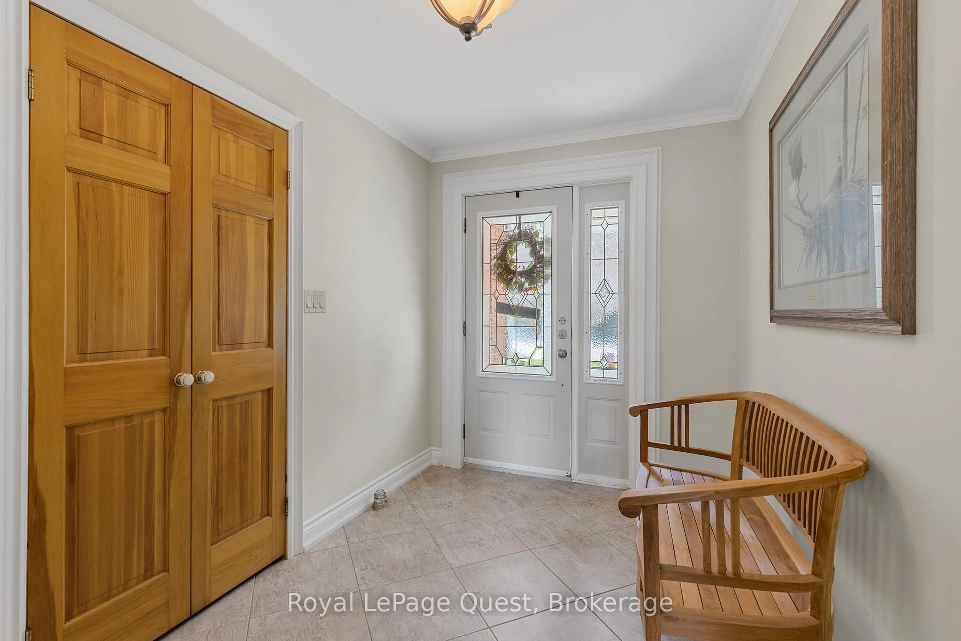 Indoor entryway for 2505 Norton Rd, Severn Ontario L0K 2B0