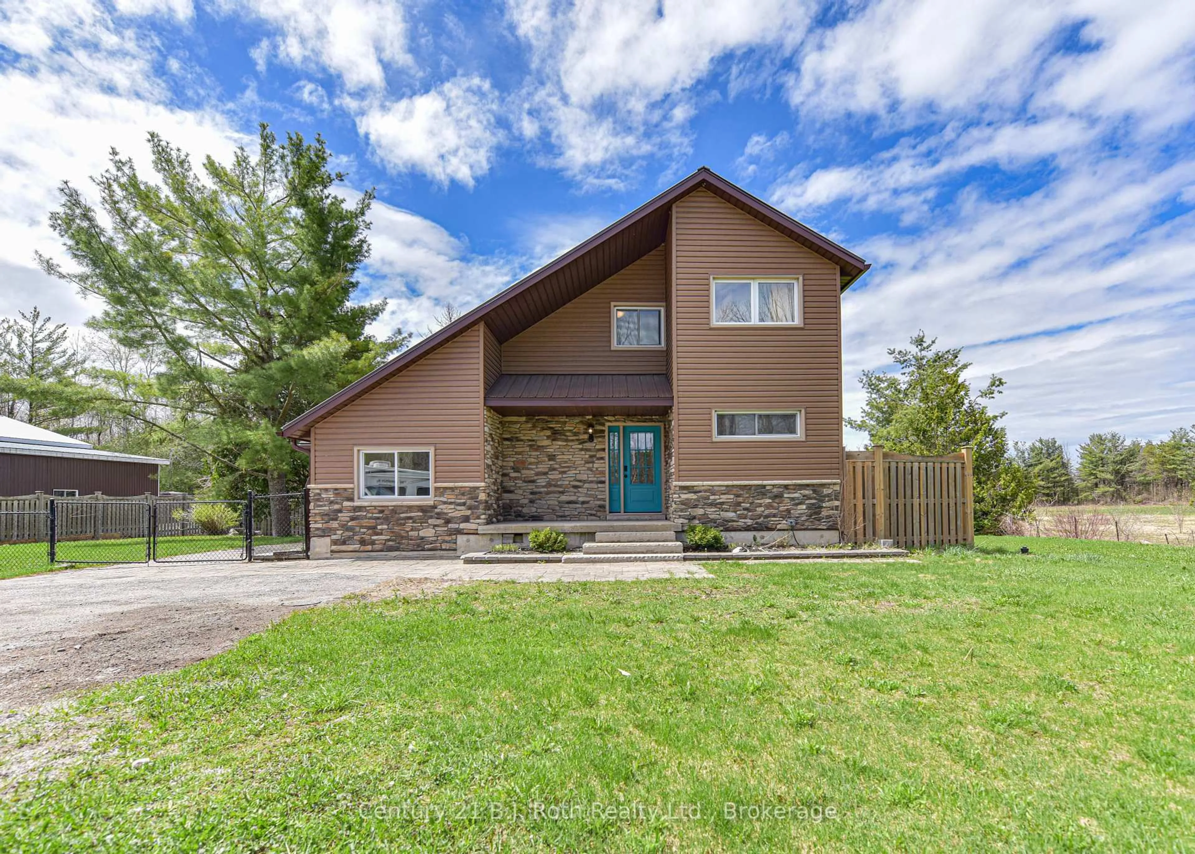 Home with brick exterior material, unknown for 1872 Anderson Line, Severn Ontario L0K 1E0