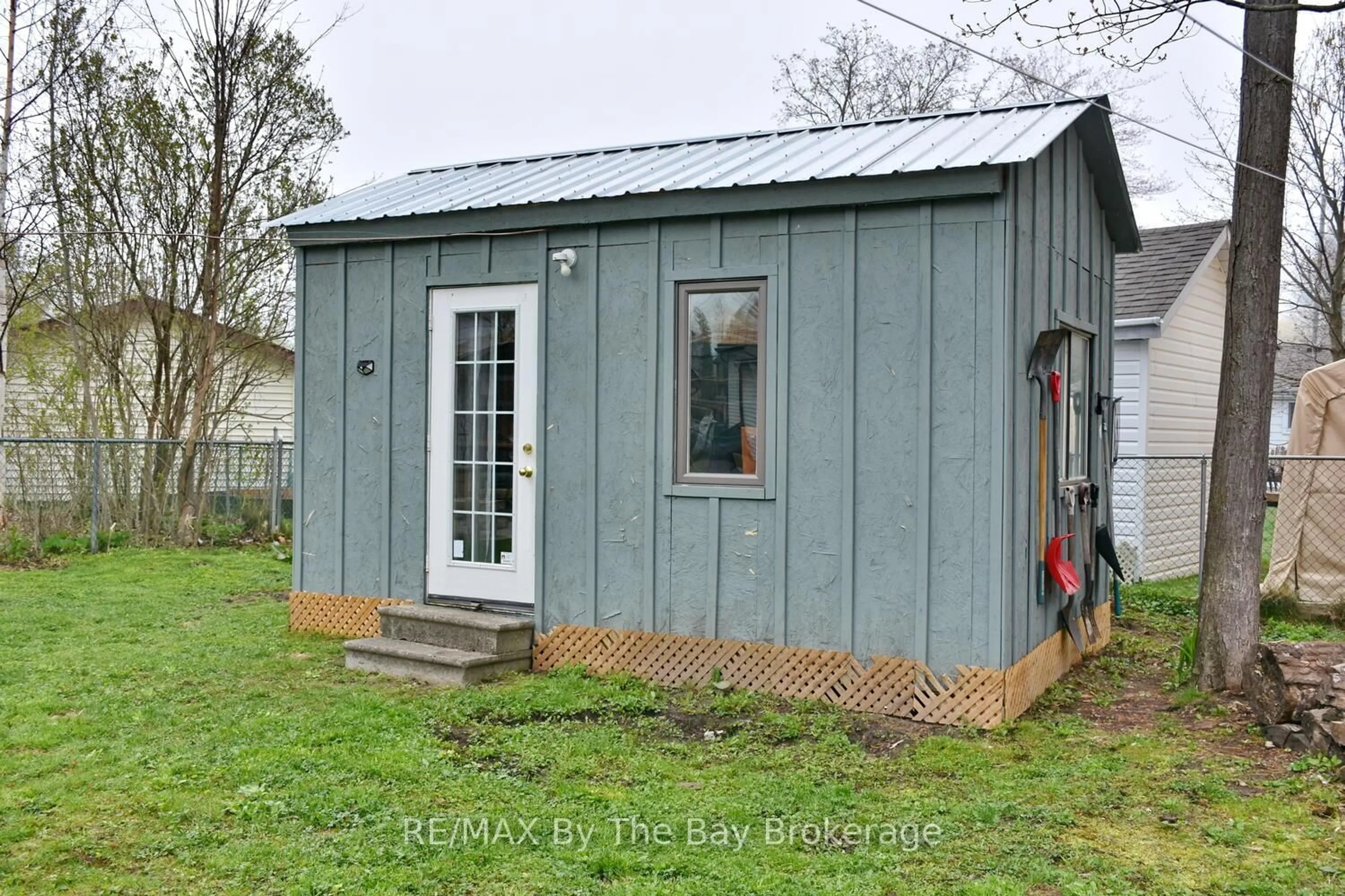 Shed for 19 59th St, Wasaga Beach Ontario L9Z 1V8