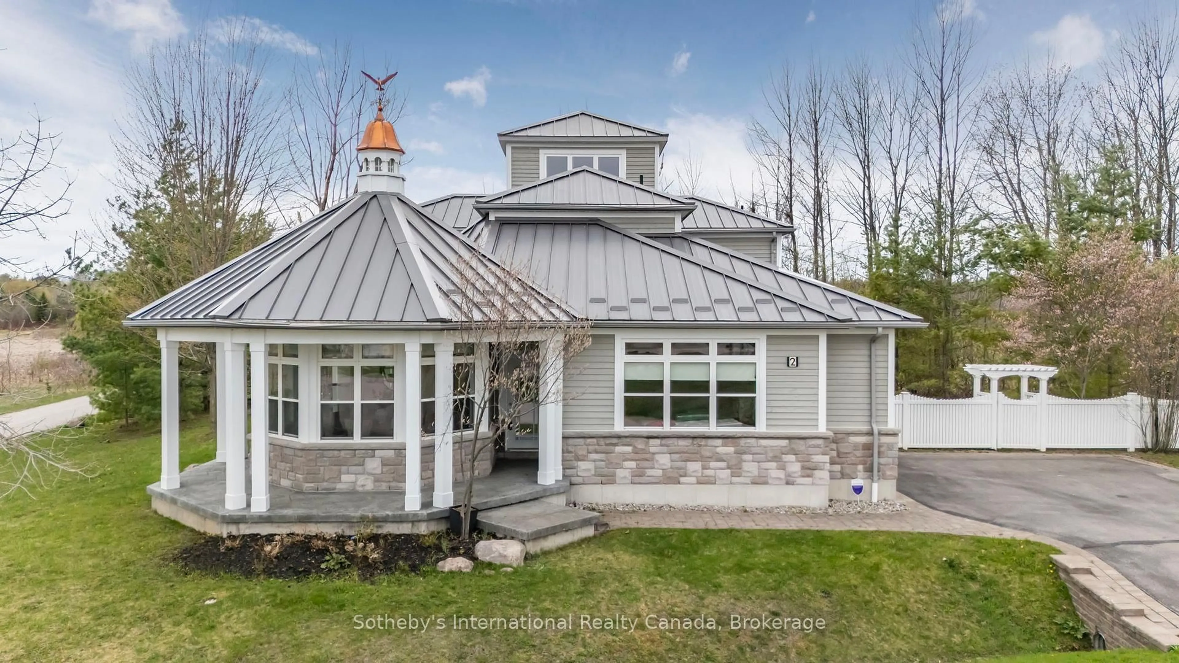 Home with vinyl exterior material, building for 2 Swan Lane, Tay Ontario L0K 1R0