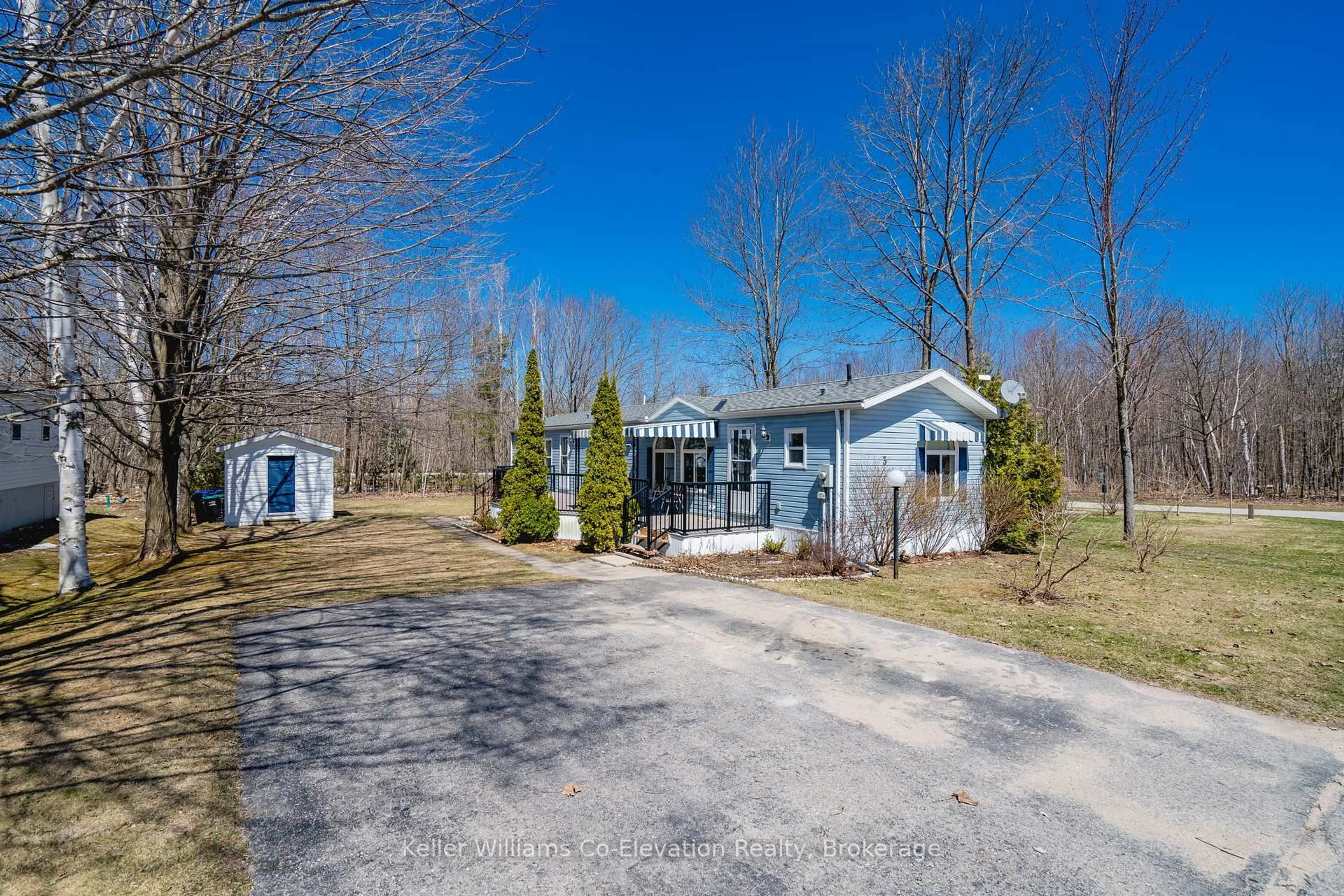 A pic from outside/outdoor area/front of a property/back of a property/a pic from drone, water/lake/river/ocean view for 5411 Elliott Sdrd #3, Tay Ontario L4R 4K3