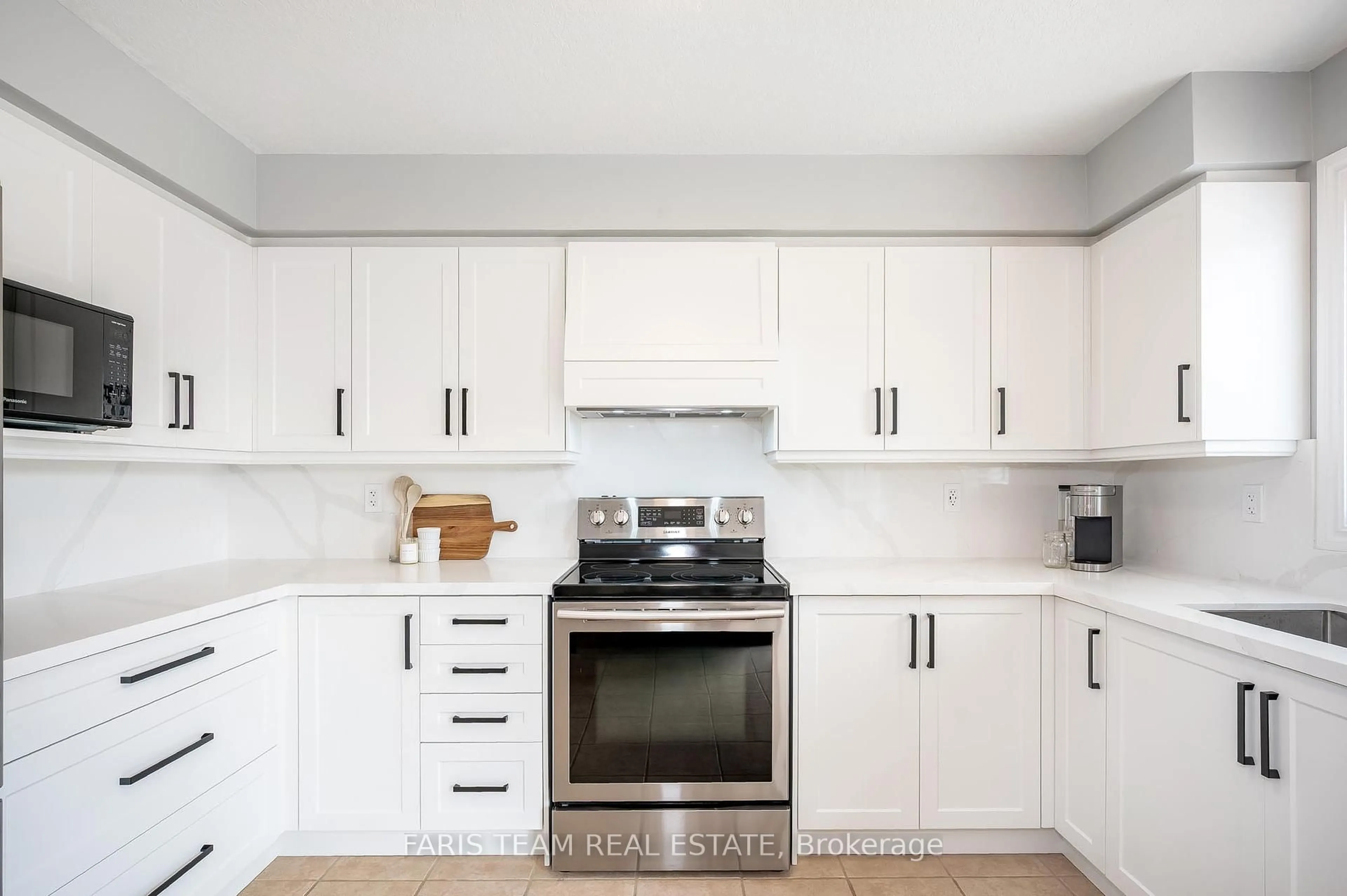 Standard kitchen, unknown for 191 Birkhall Pl, Barrie Ontario L4N 0K9