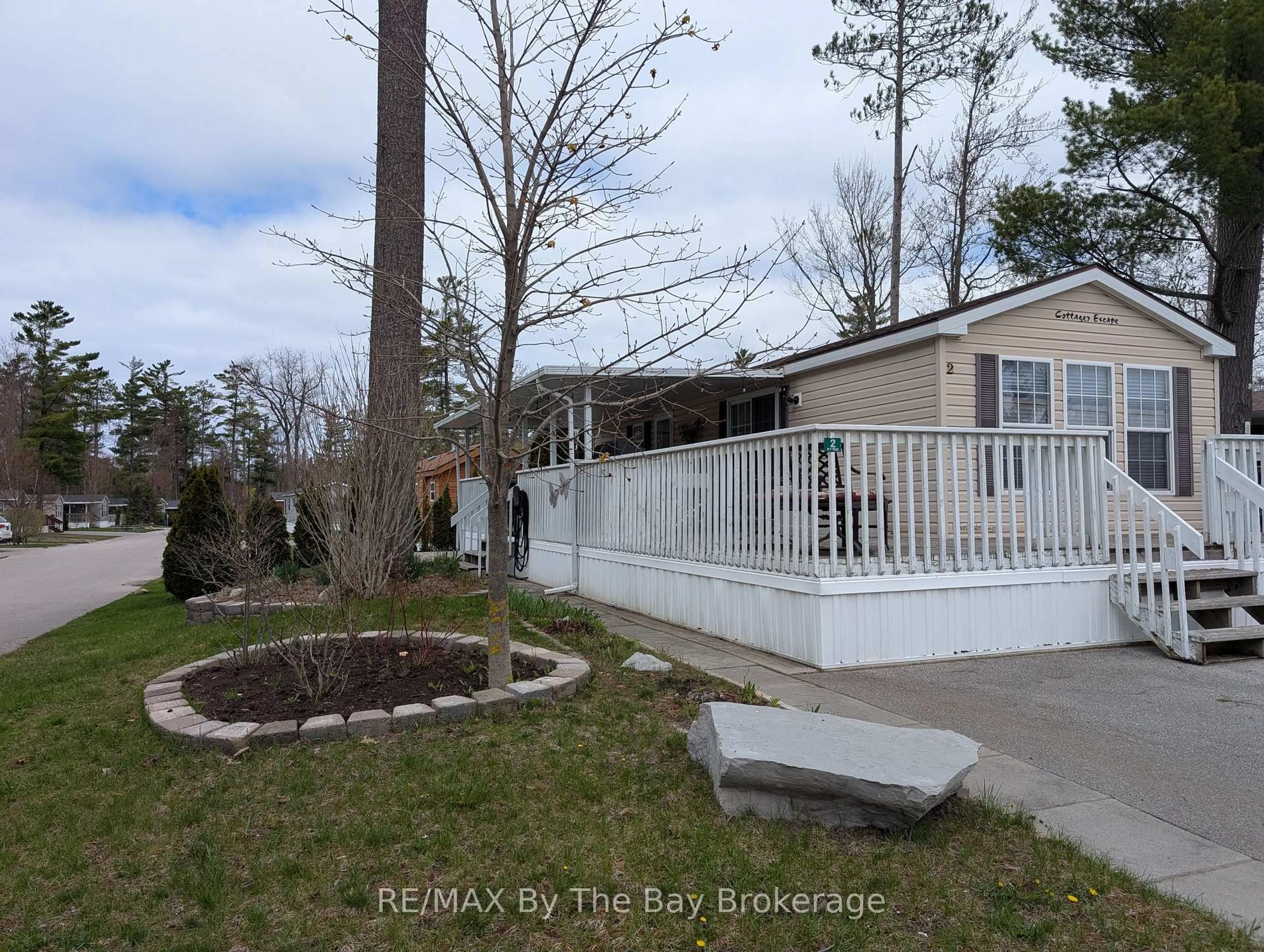 Unknown for 2 WHITE PINES Tr, Wasaga Beach Ontario L9Z 1X7