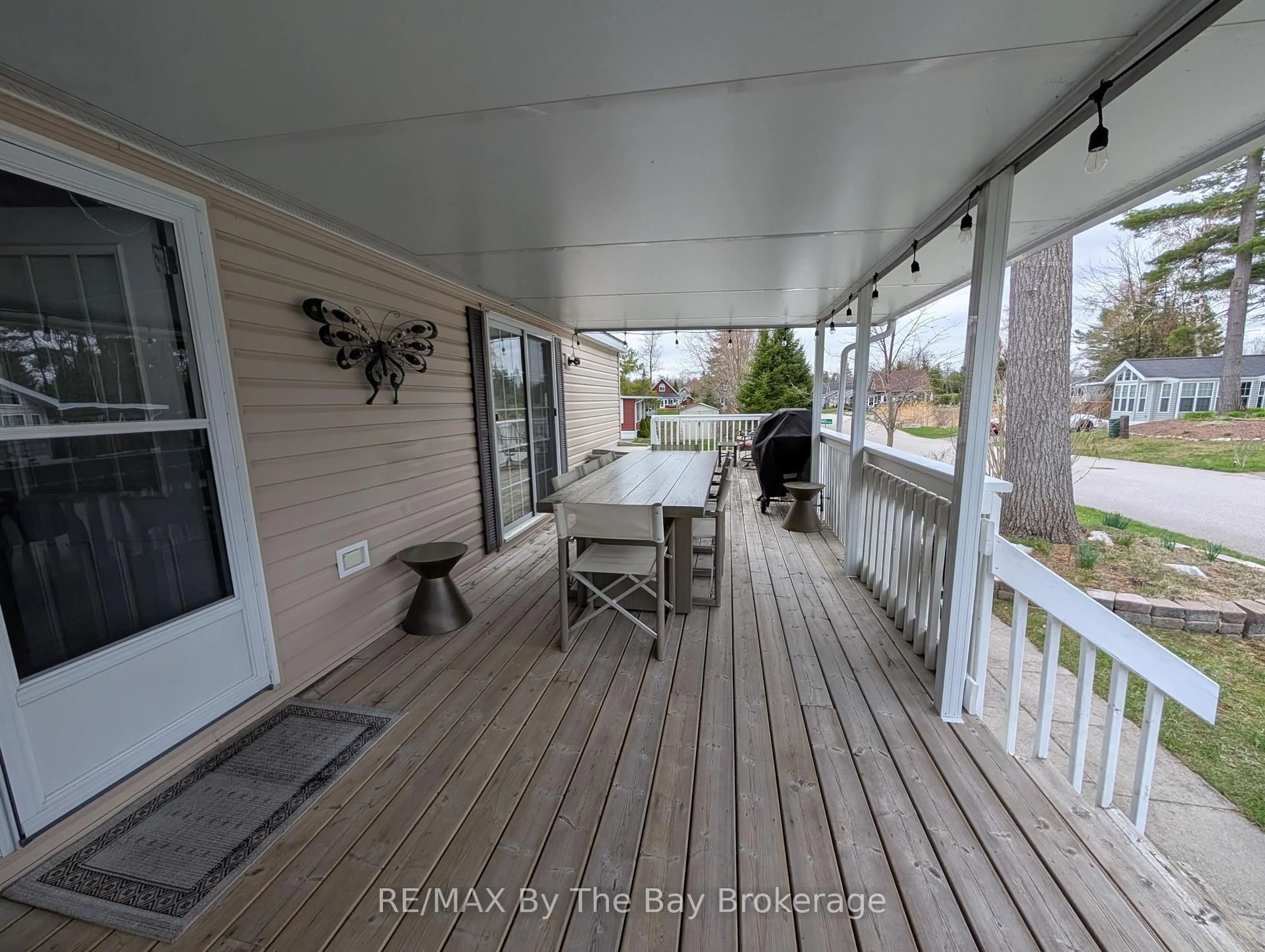 Patio, street for 2 WHITE PINES Tr, Wasaga Beach Ontario L9Z 1X7