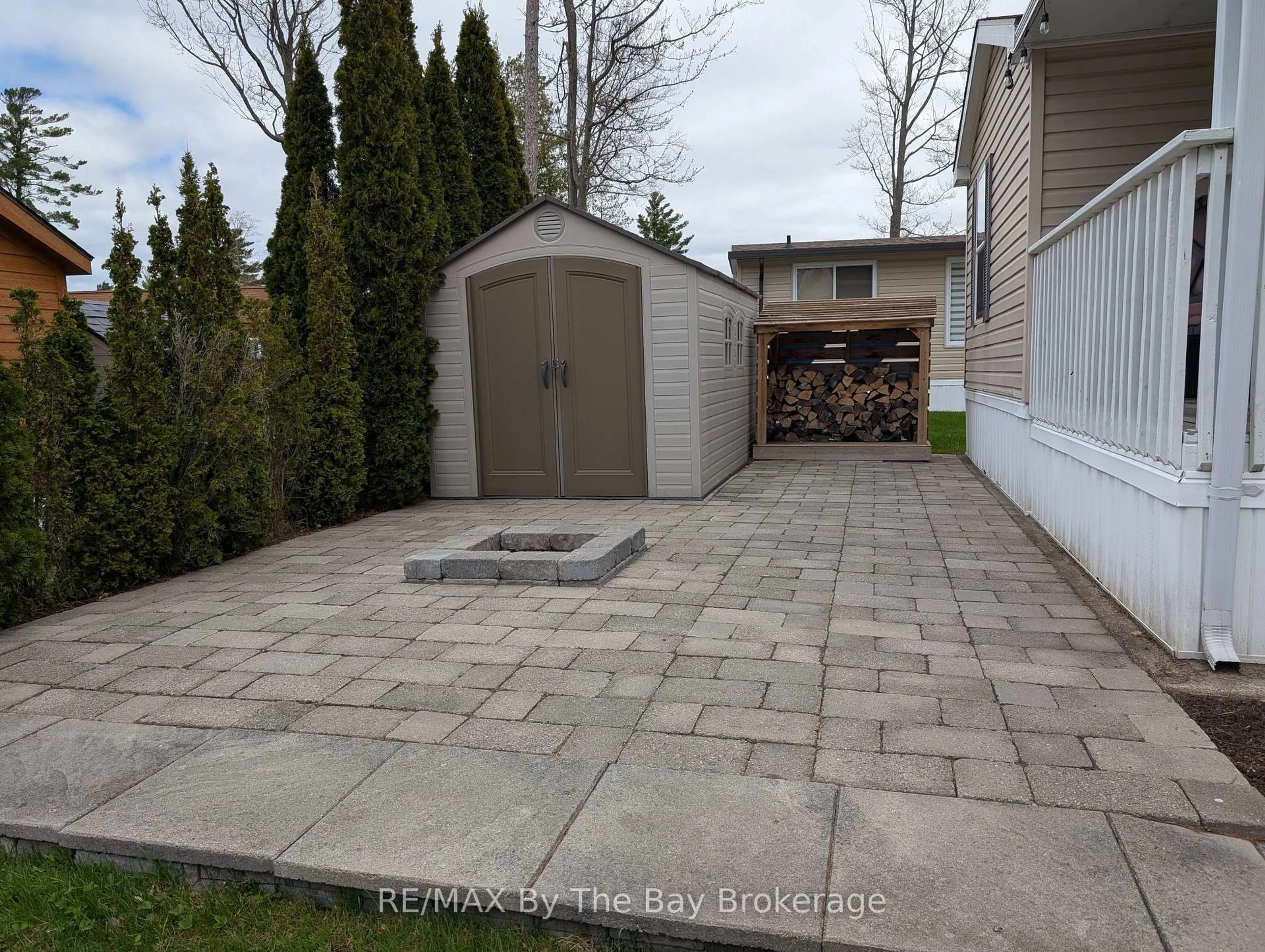 Patio, street for 2 WHITE PINES Tr, Wasaga Beach Ontario L9Z 1X7