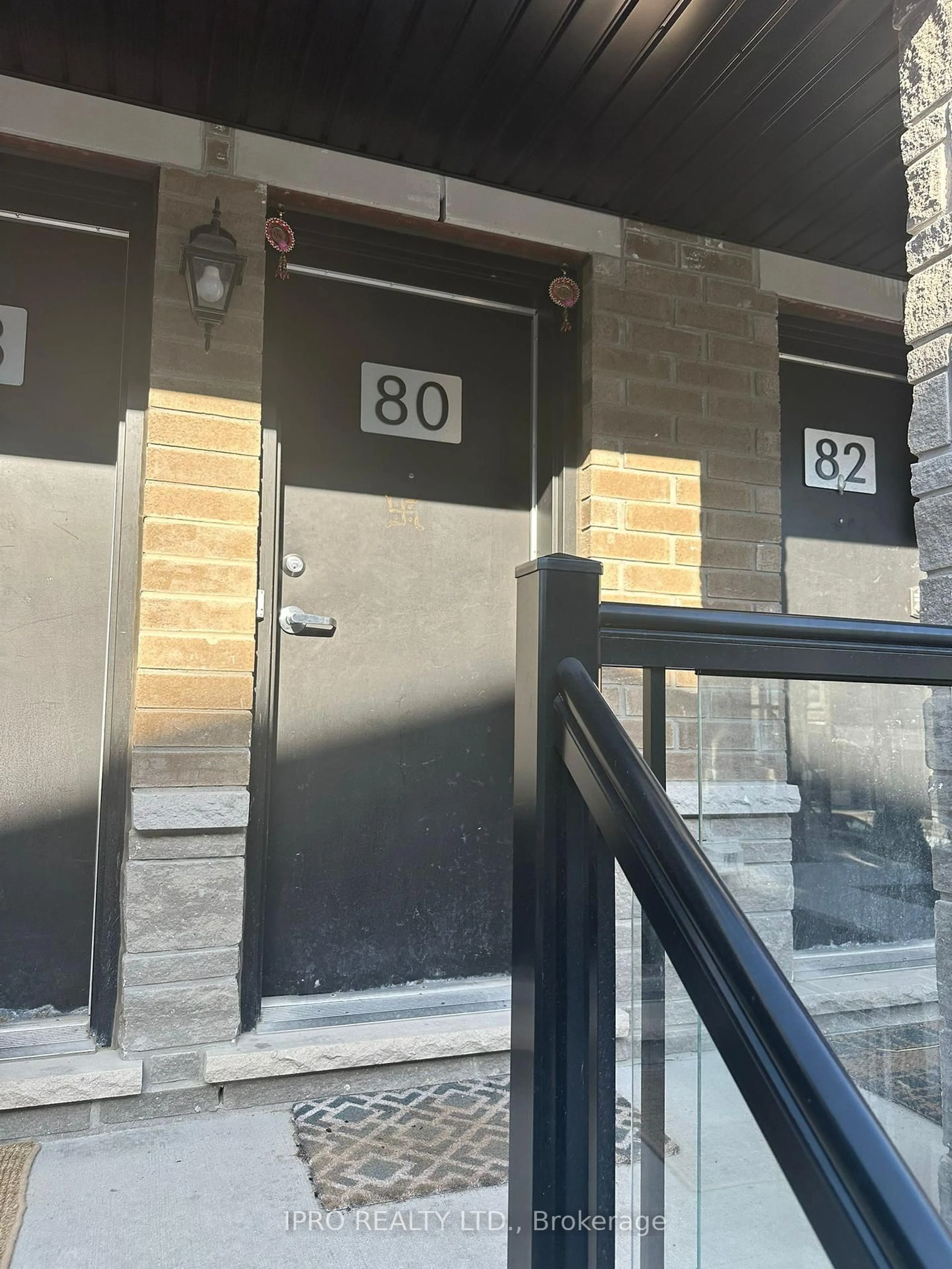 Indoor foyer for 75 Appletree Lane #80, Barrie Ontario L9J 0P1