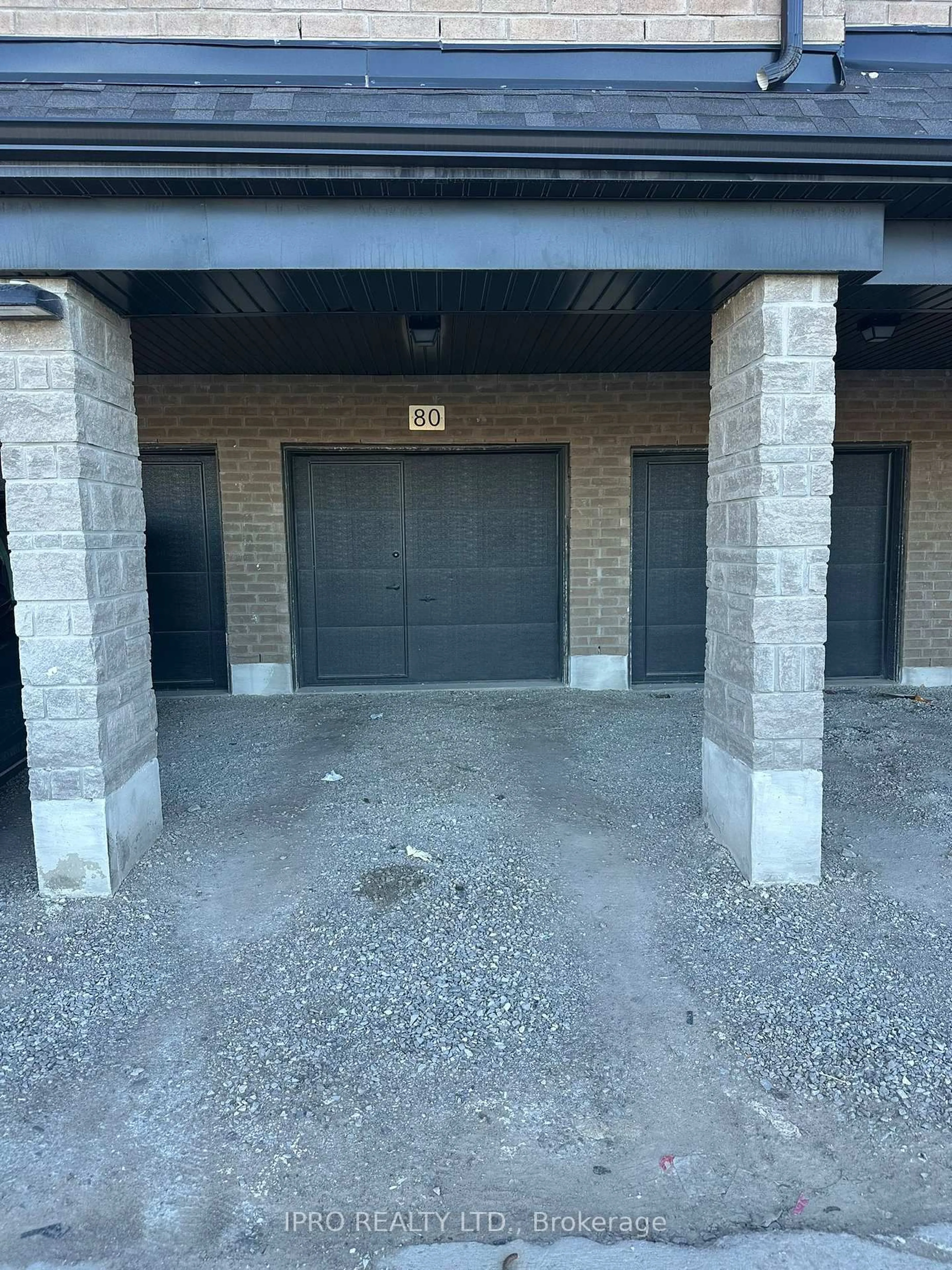 Indoor garage for 75 Appletree Lane #80, Barrie Ontario L9J 0P1
