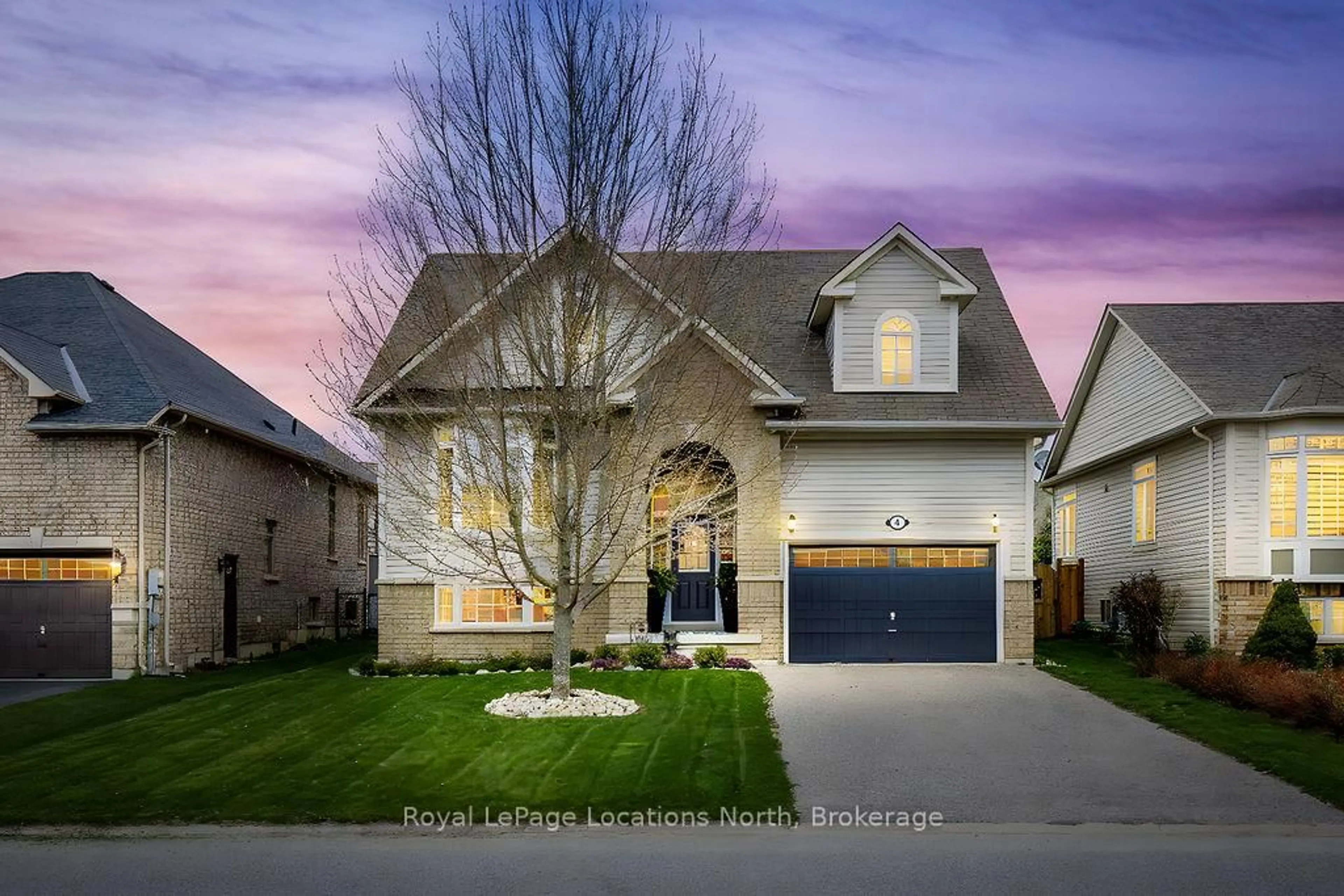 Home with brick exterior material, street for 4 Broadpoint St, Wasaga Beach Ontario L9Z 3B8