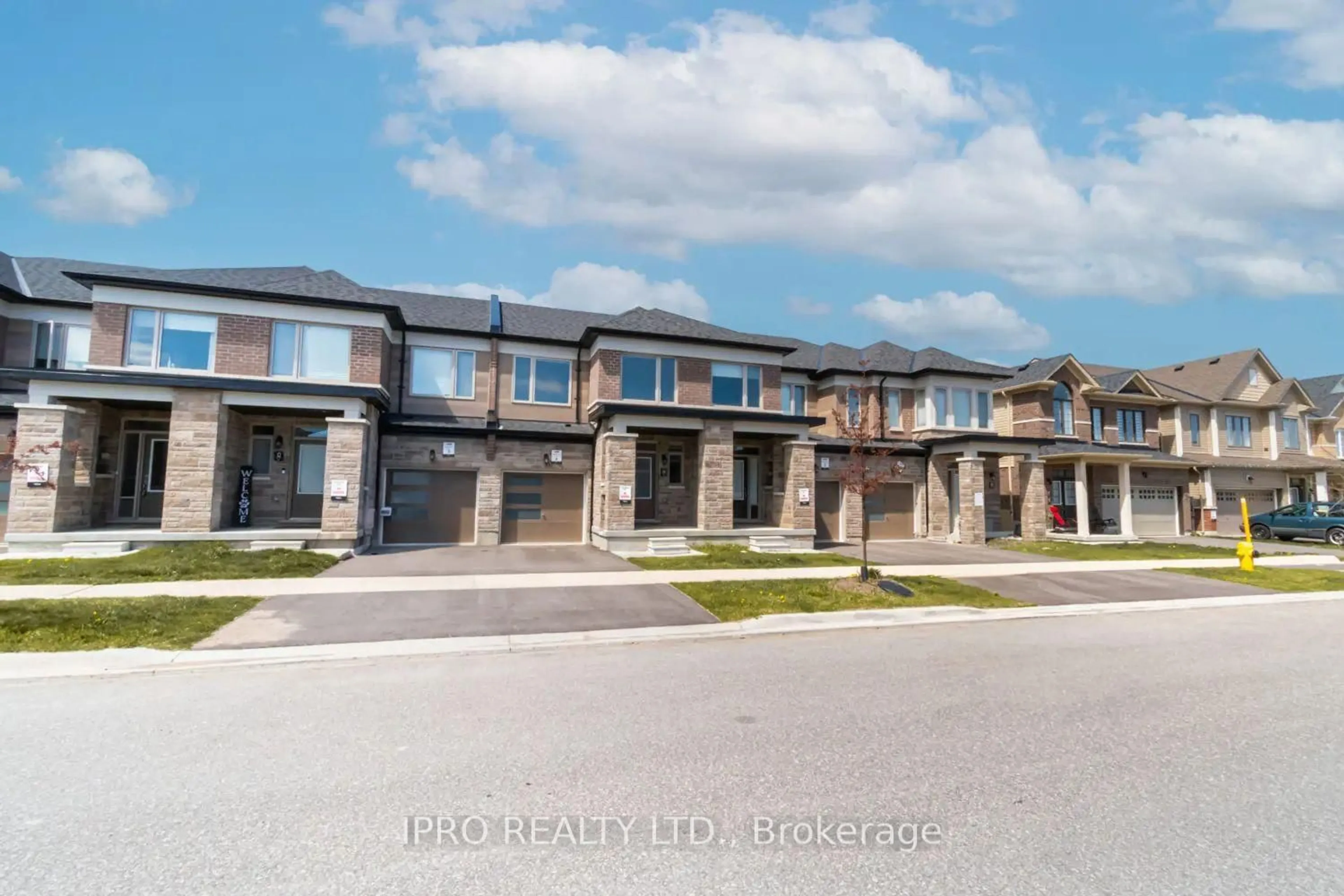 Home with brick exterior material, street for 34 Valleybrook Rd, Barrie Ontario L9J 0L4