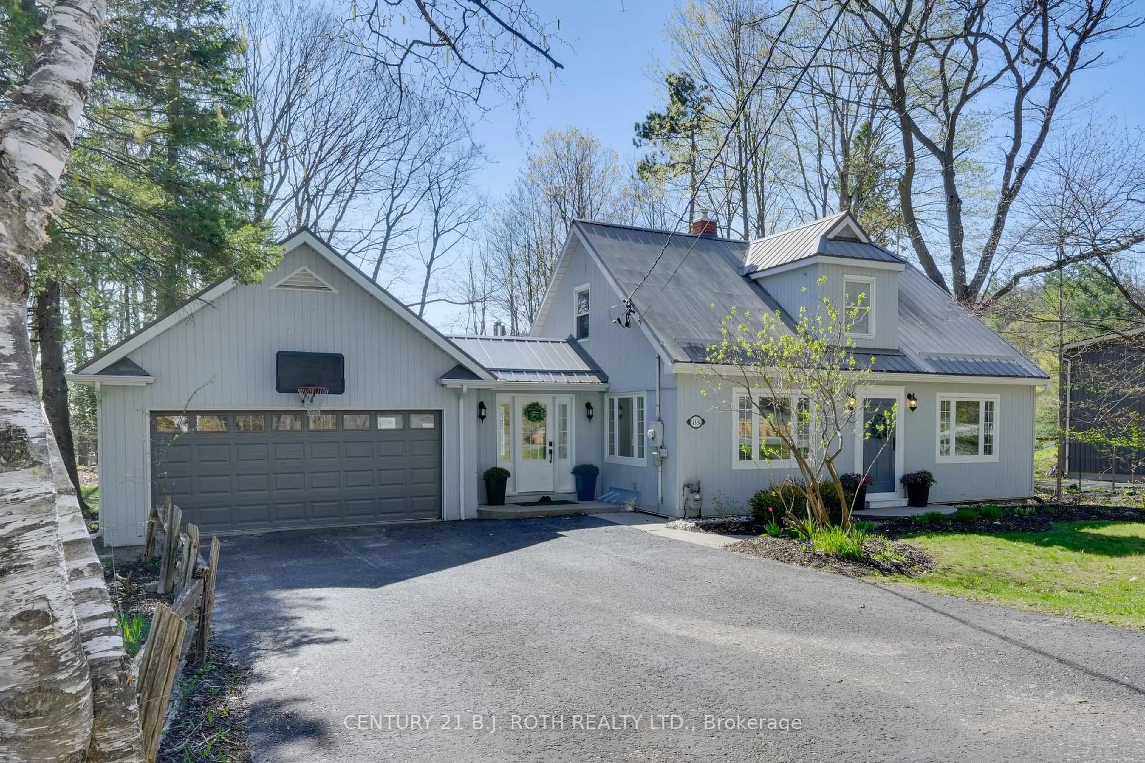A pic from outside/outdoor area/front of a property/back of a property/a pic from drone, street for 88 Finlay Mill Rd, Springwater Ontario L9X 0L6