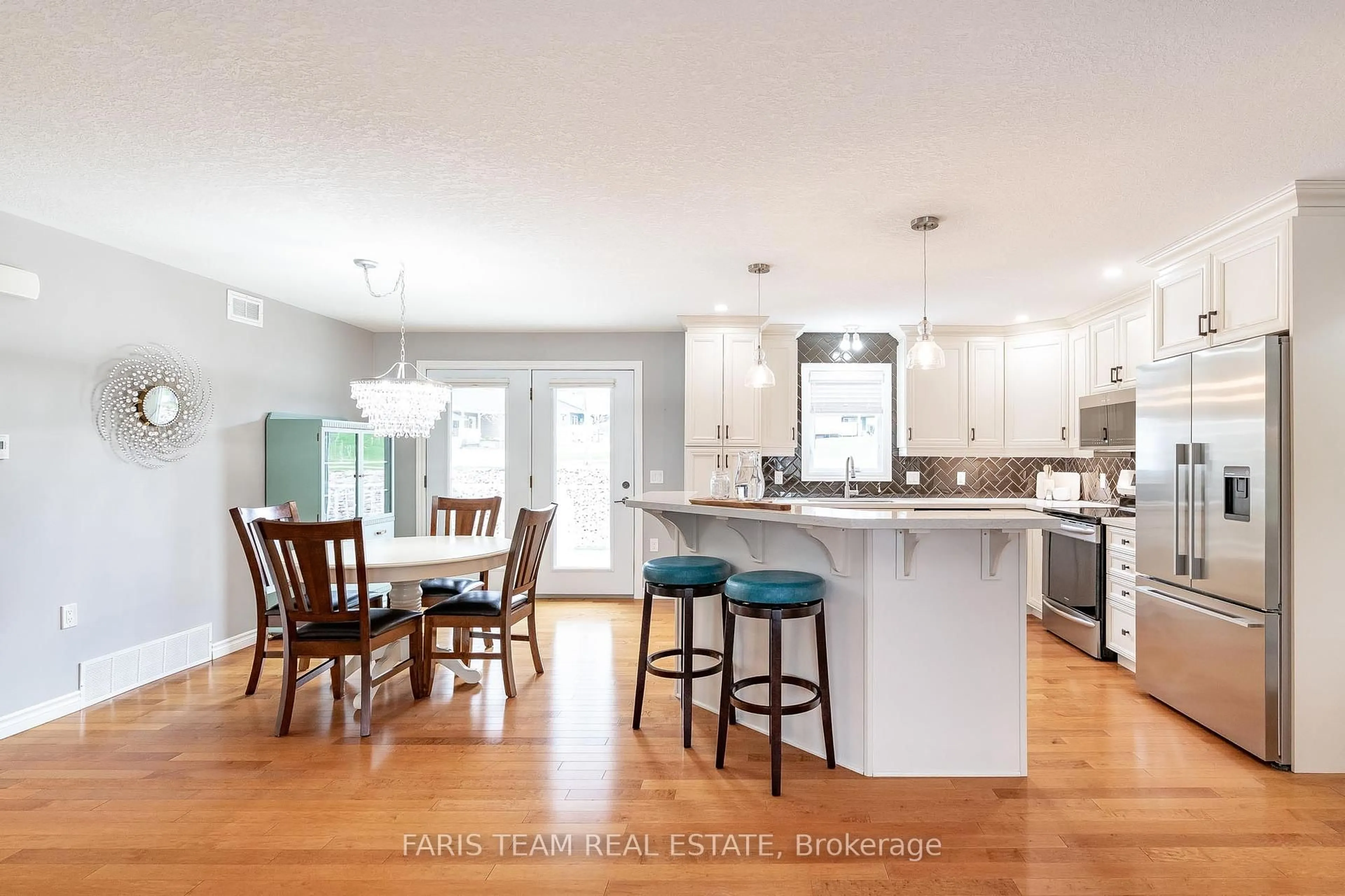 Open concept kitchen, unknown for 1 Gidley Crt, Penetanguishene Ontario L9M 0A7