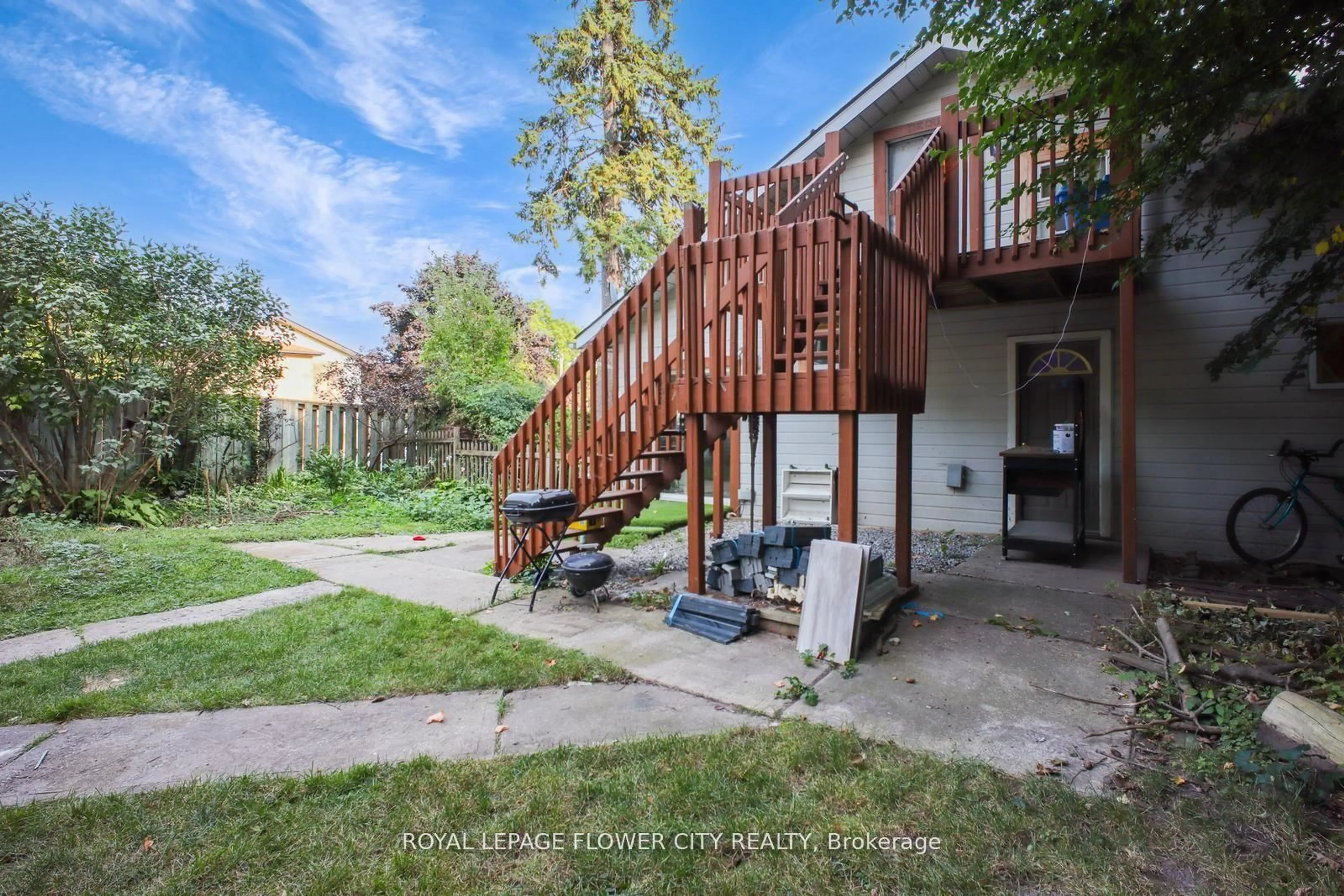 Patio, street for 30 North St, Barrie Ontario L4M 2R9