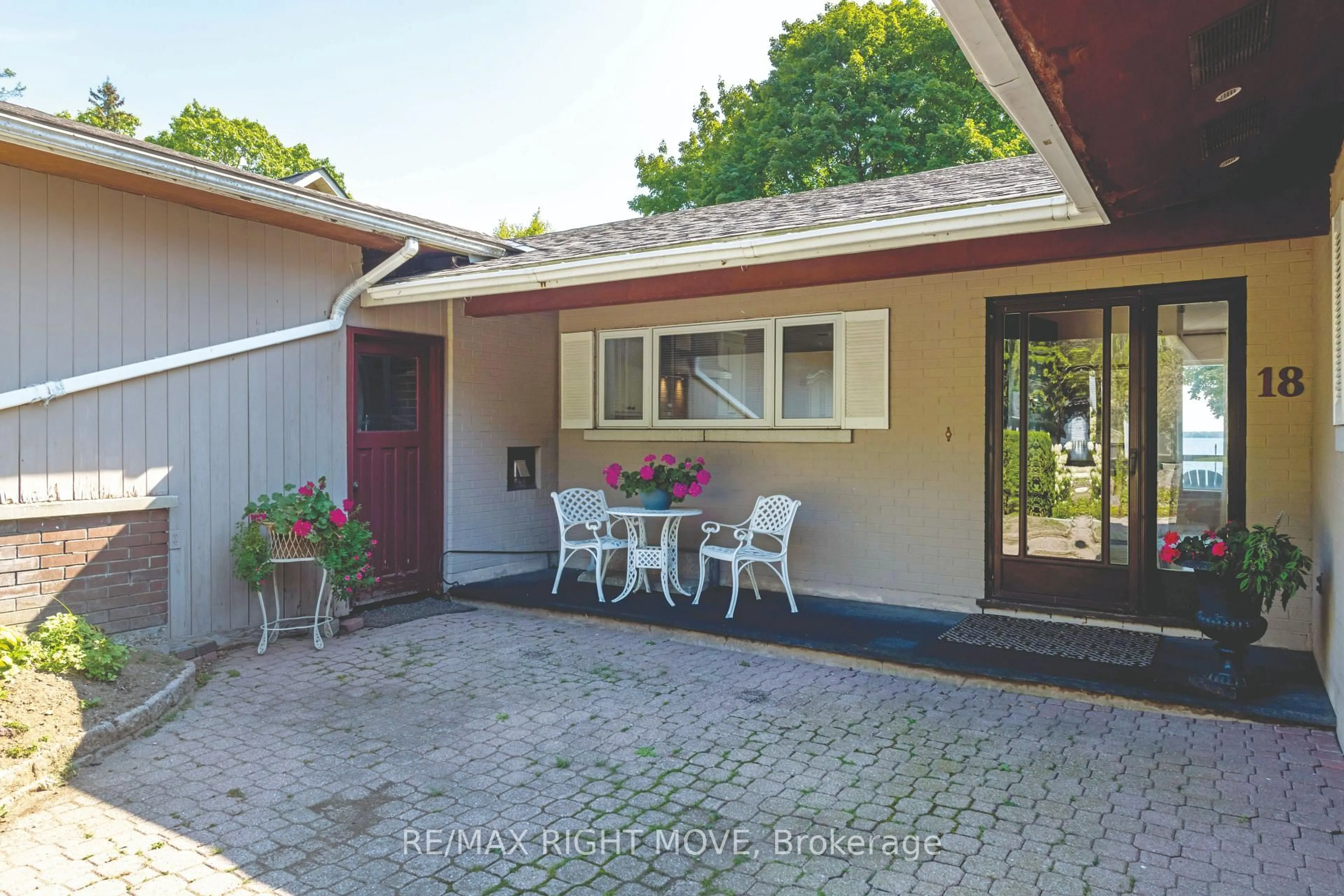Unknown for 18 Maple Dr, Orillia Ontario L3V 3W2