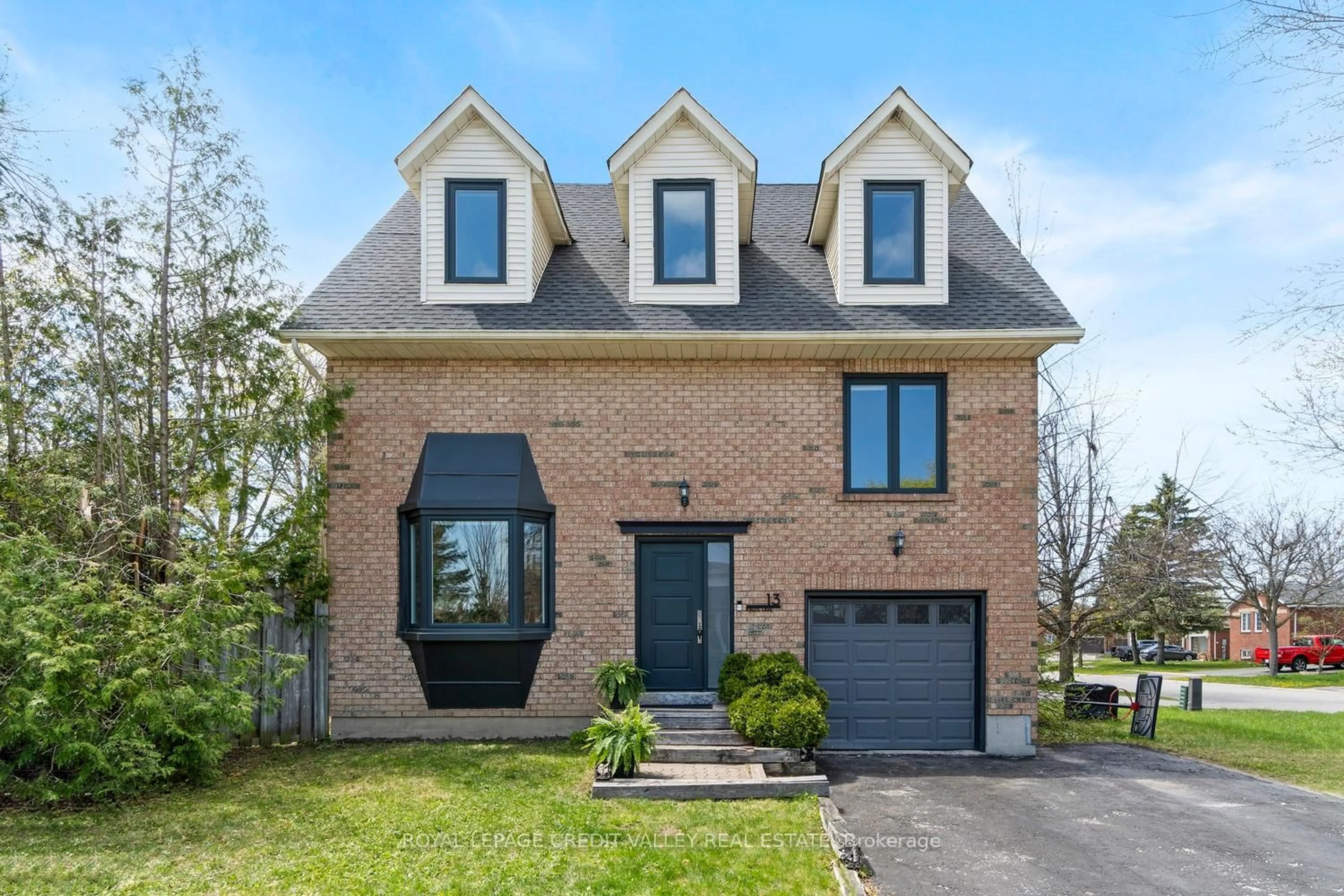 Home with brick exterior material, street for 13 Kinzie Lane, Barrie Ontario L4M 6A2