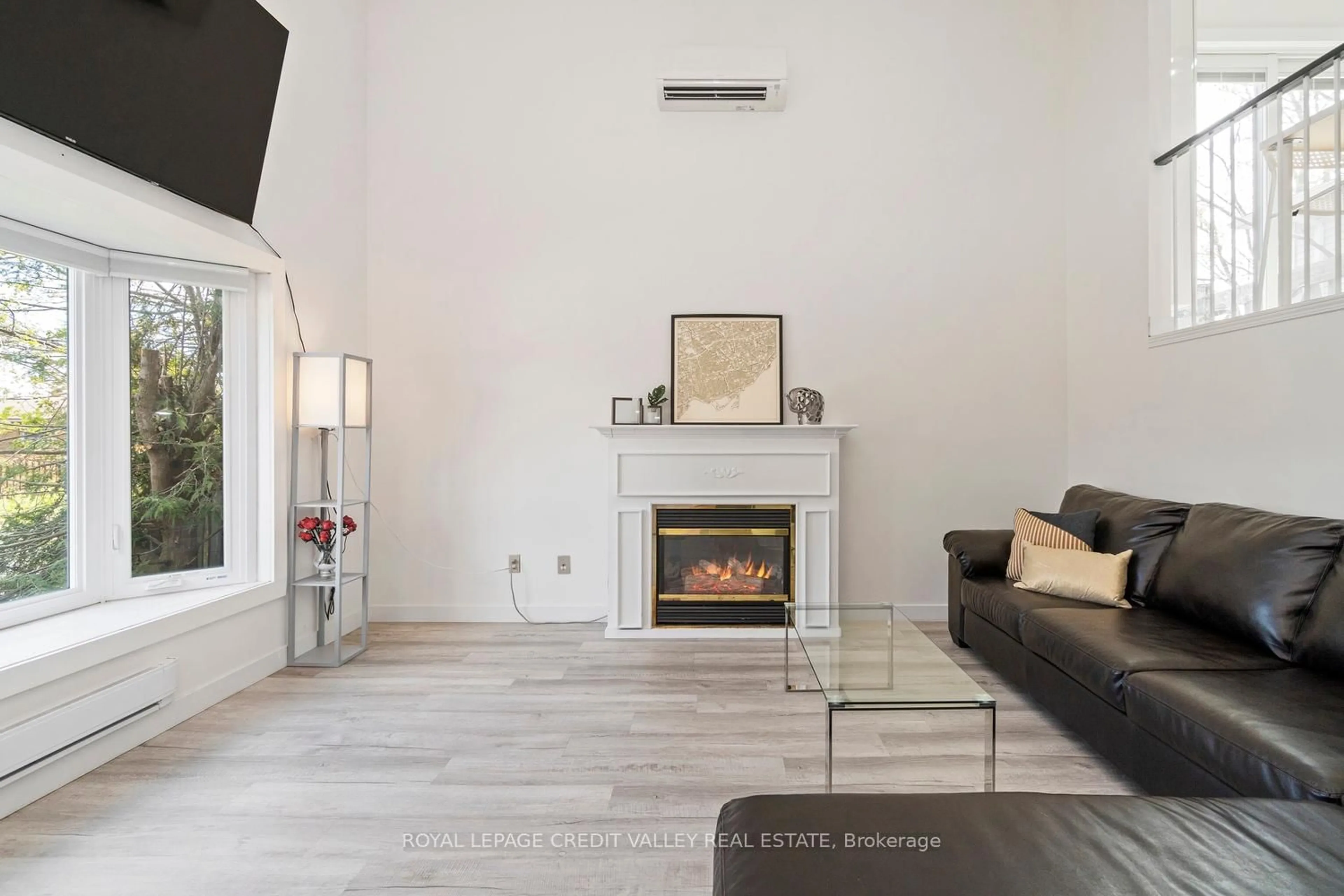 Living room with furniture, unknown for 13 Kinzie Lane, Barrie Ontario L4M 6A2