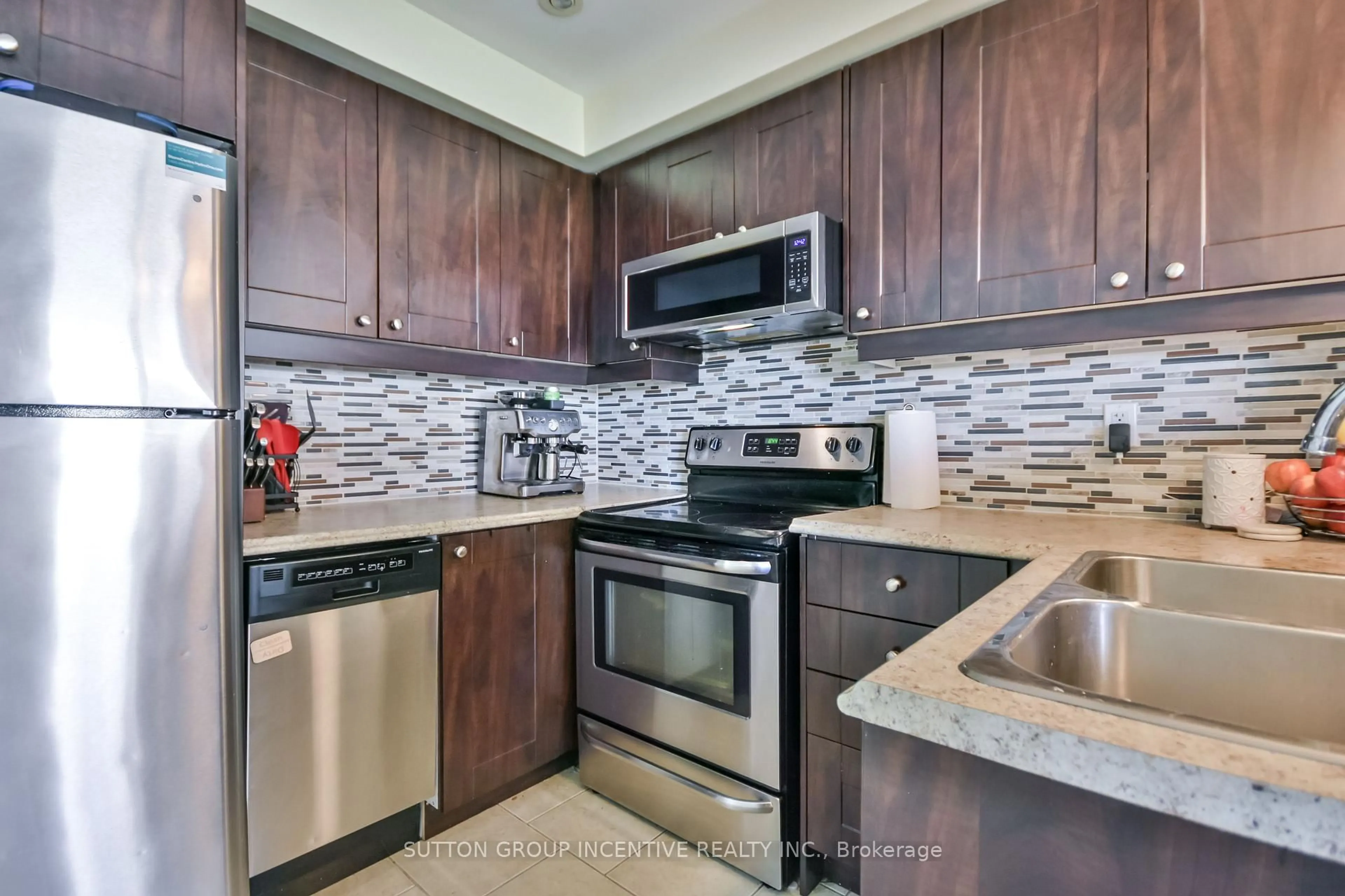 Standard kitchen, ceramic/tile floor for 12 Lankin Blvd #39, Orillia Ontario L3V 6T2