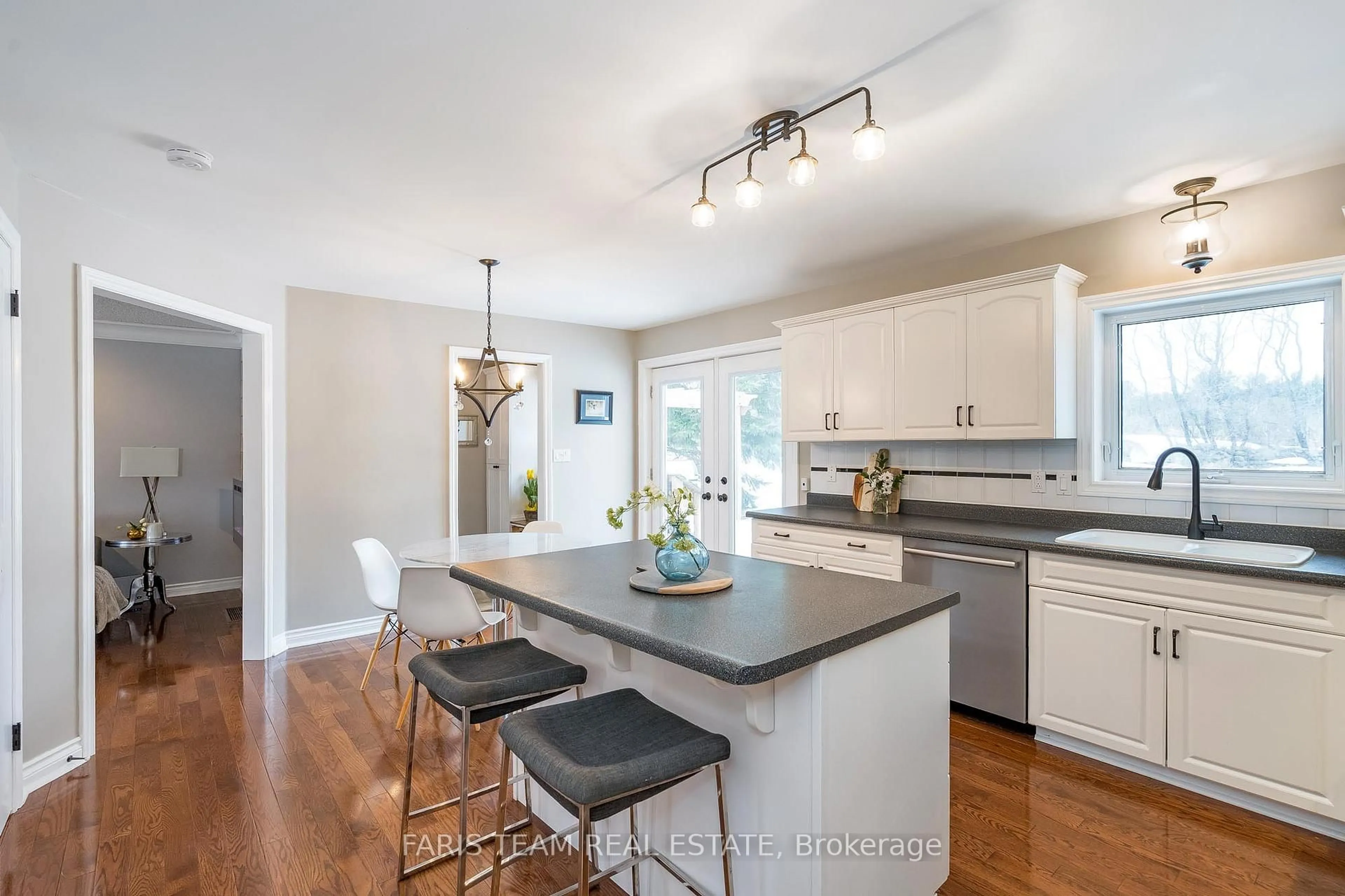 Open concept kitchen, unknown for 35 Bridle Path, Oro-Medonte Ontario L0L 2L0