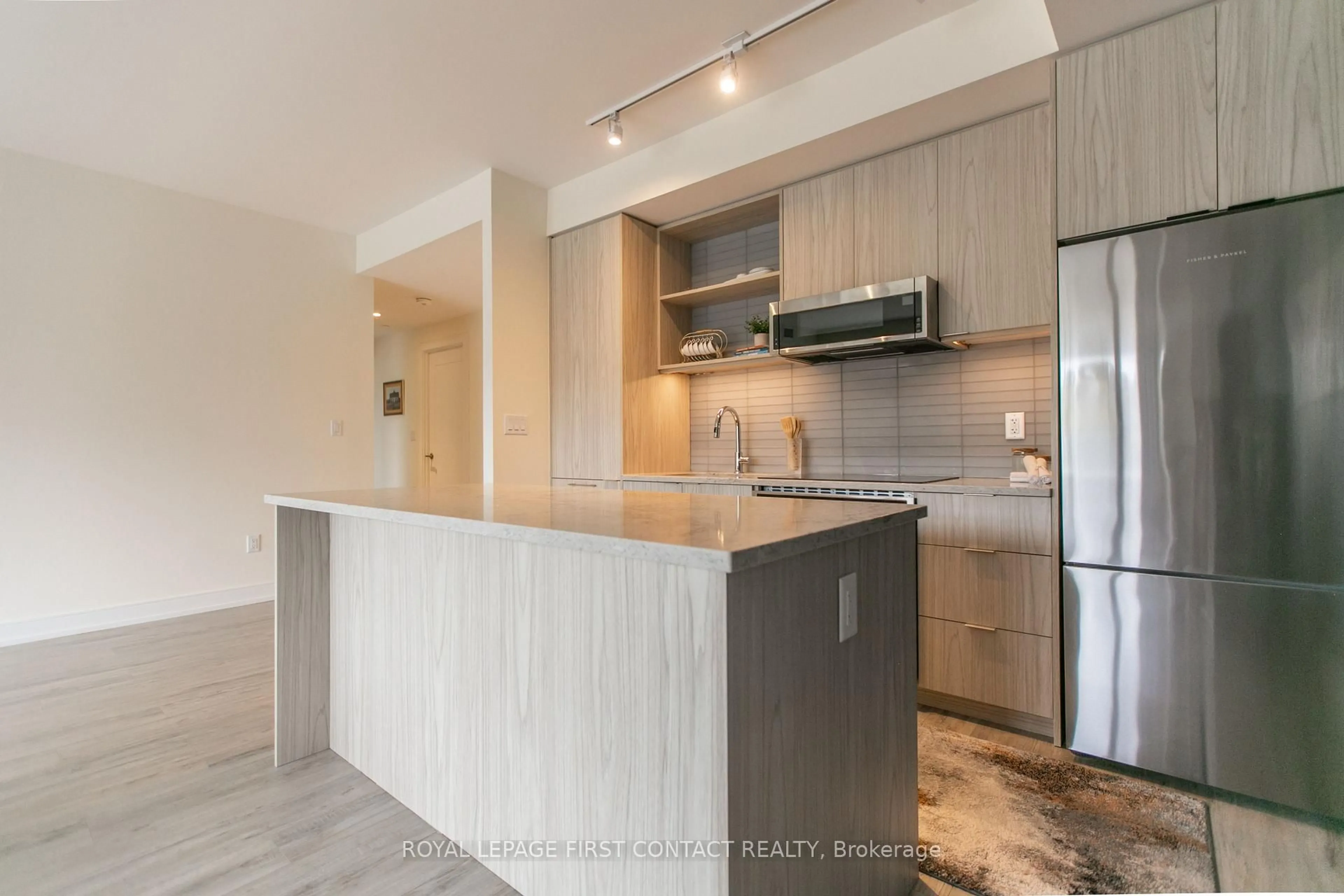 Open concept kitchen, unknown for 185 Dunlop St #421, Barrie Ontario L4M 1B2